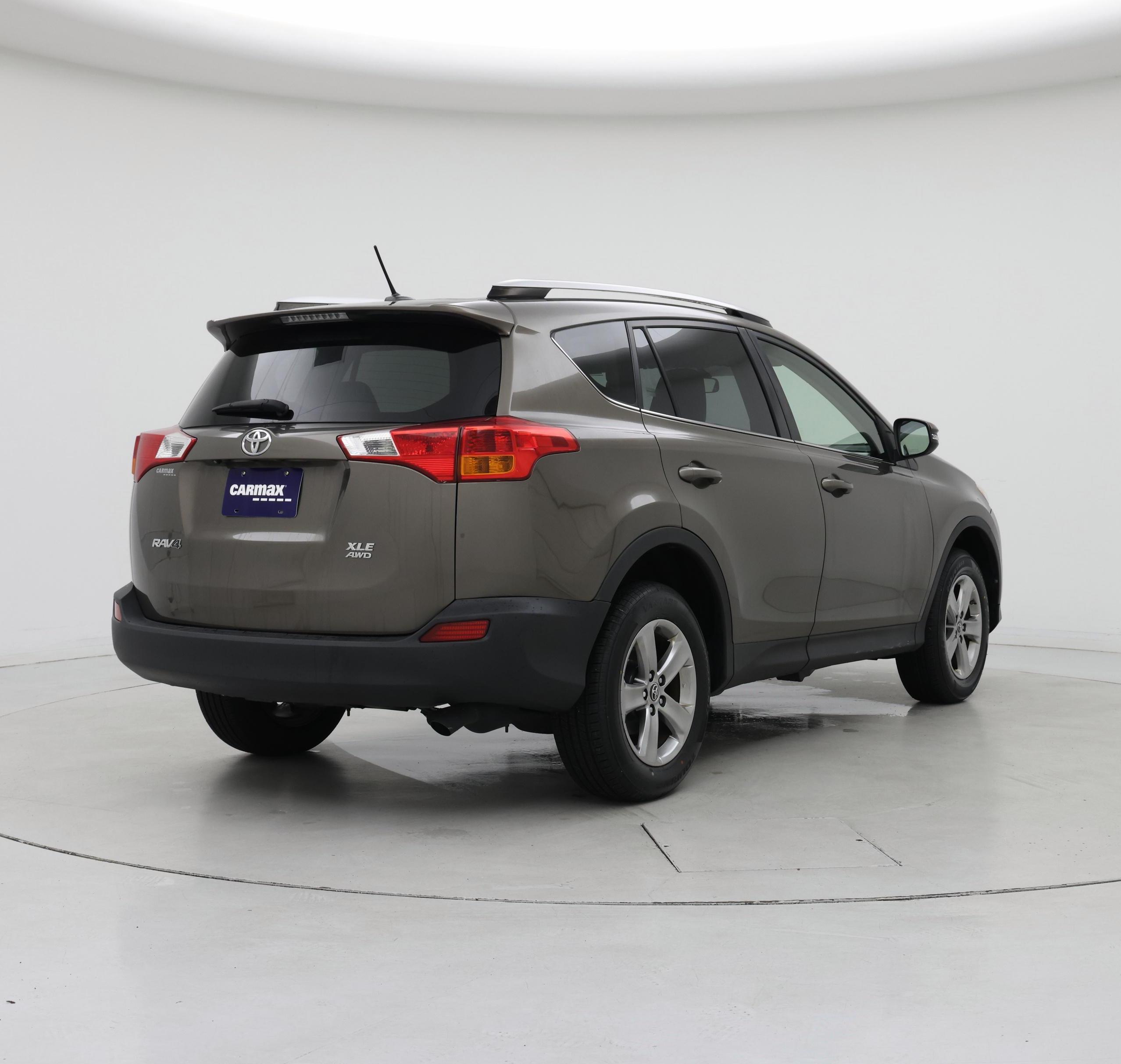 Thumbnail: 2015 Toyota RAV4 - 8