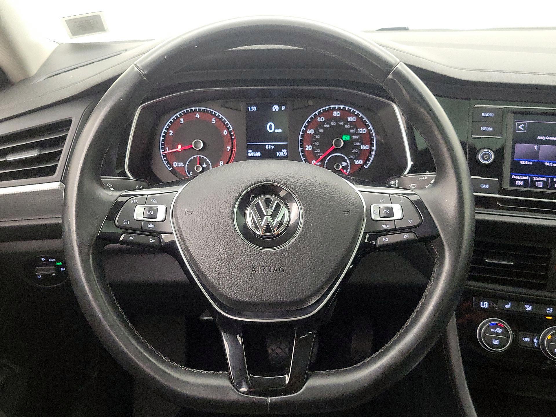 Thumbnail: 2019 Volkswagen Jetta - 10