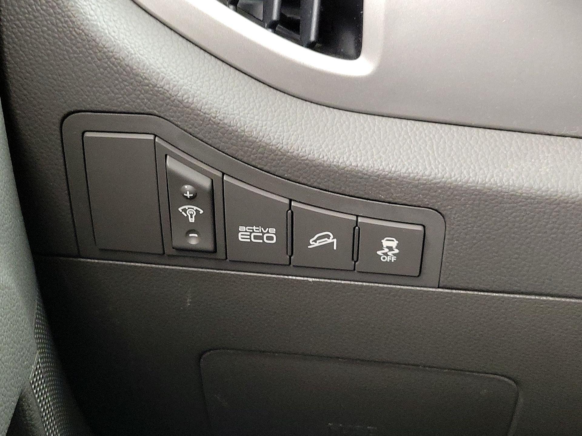 Thumbnail: 2016 Kia Sportage - 13