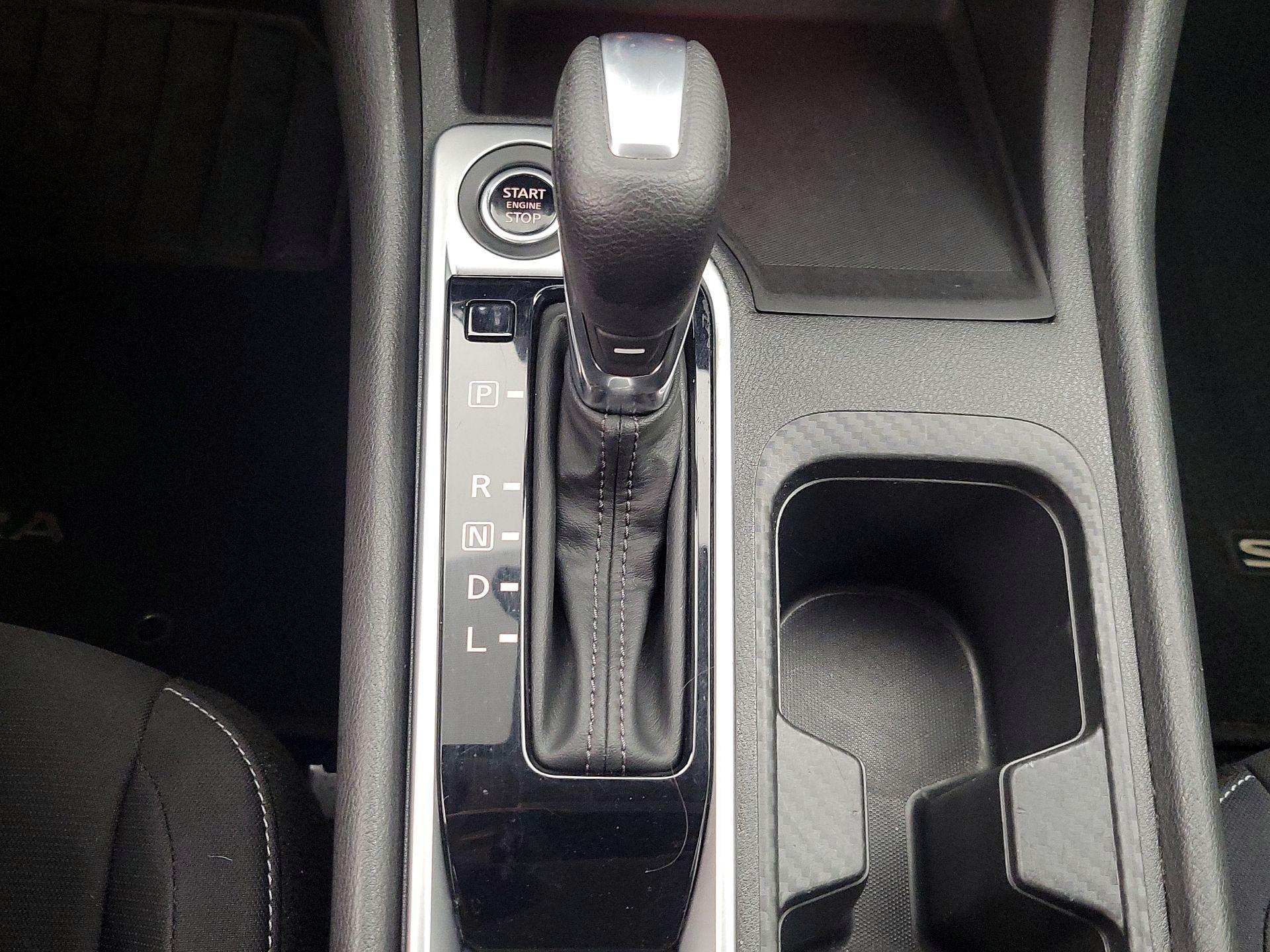 Thumbnail: 2022 Nissan Sentra - 17