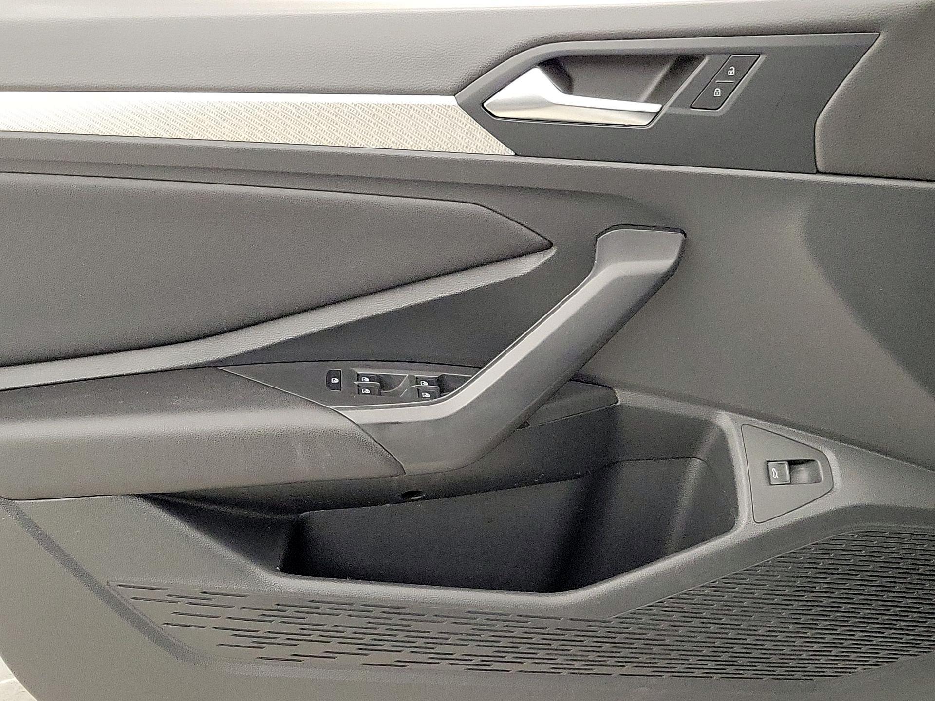Thumbnail: 2019 Volkswagen Jetta - 12