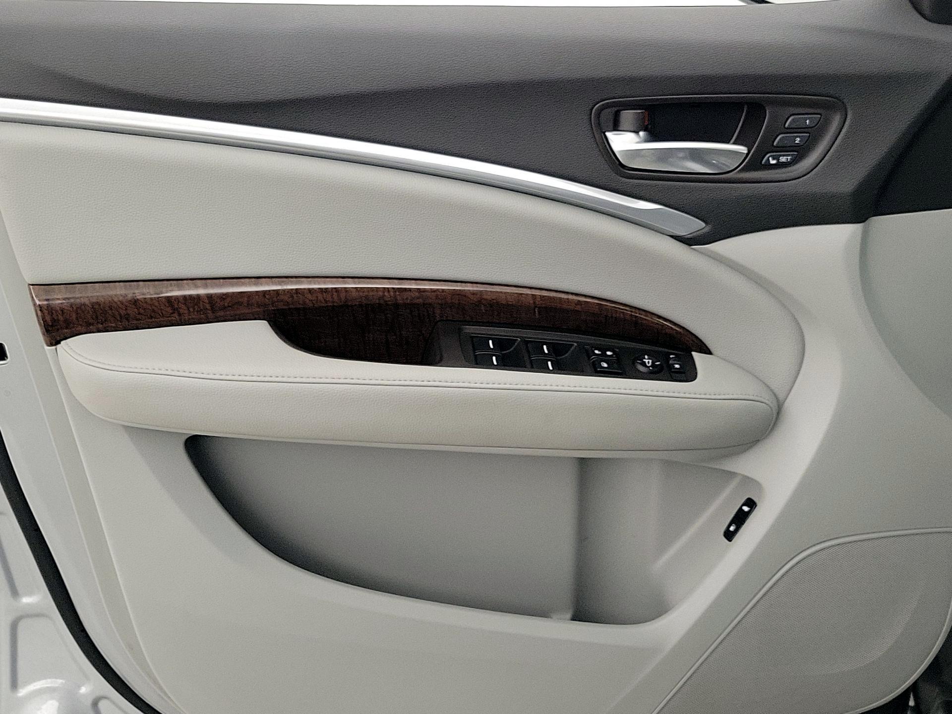 Thumbnail: 2019 Acura MDX - 12