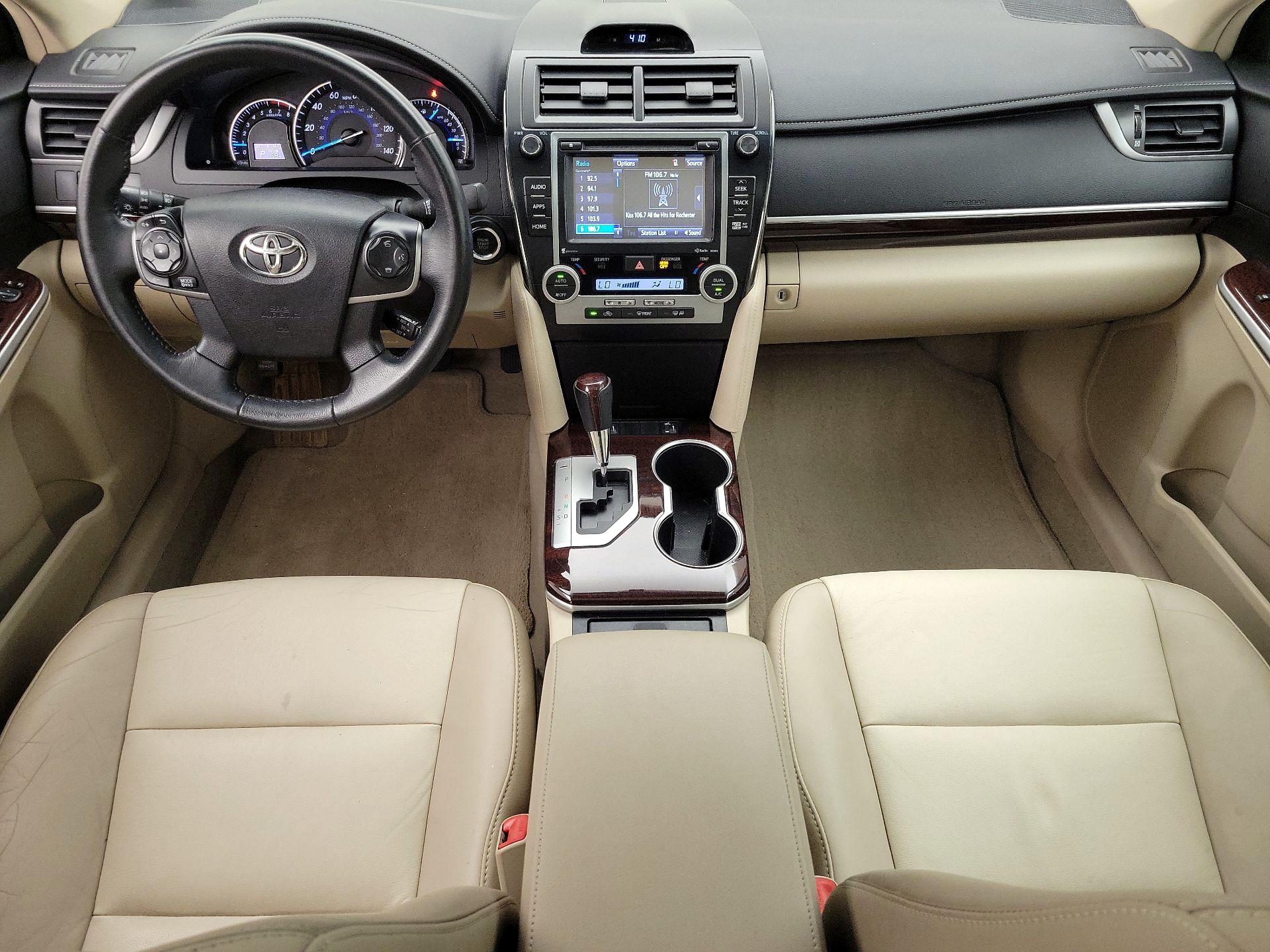 Thumbnail: 2014 Toyota Camry - 9