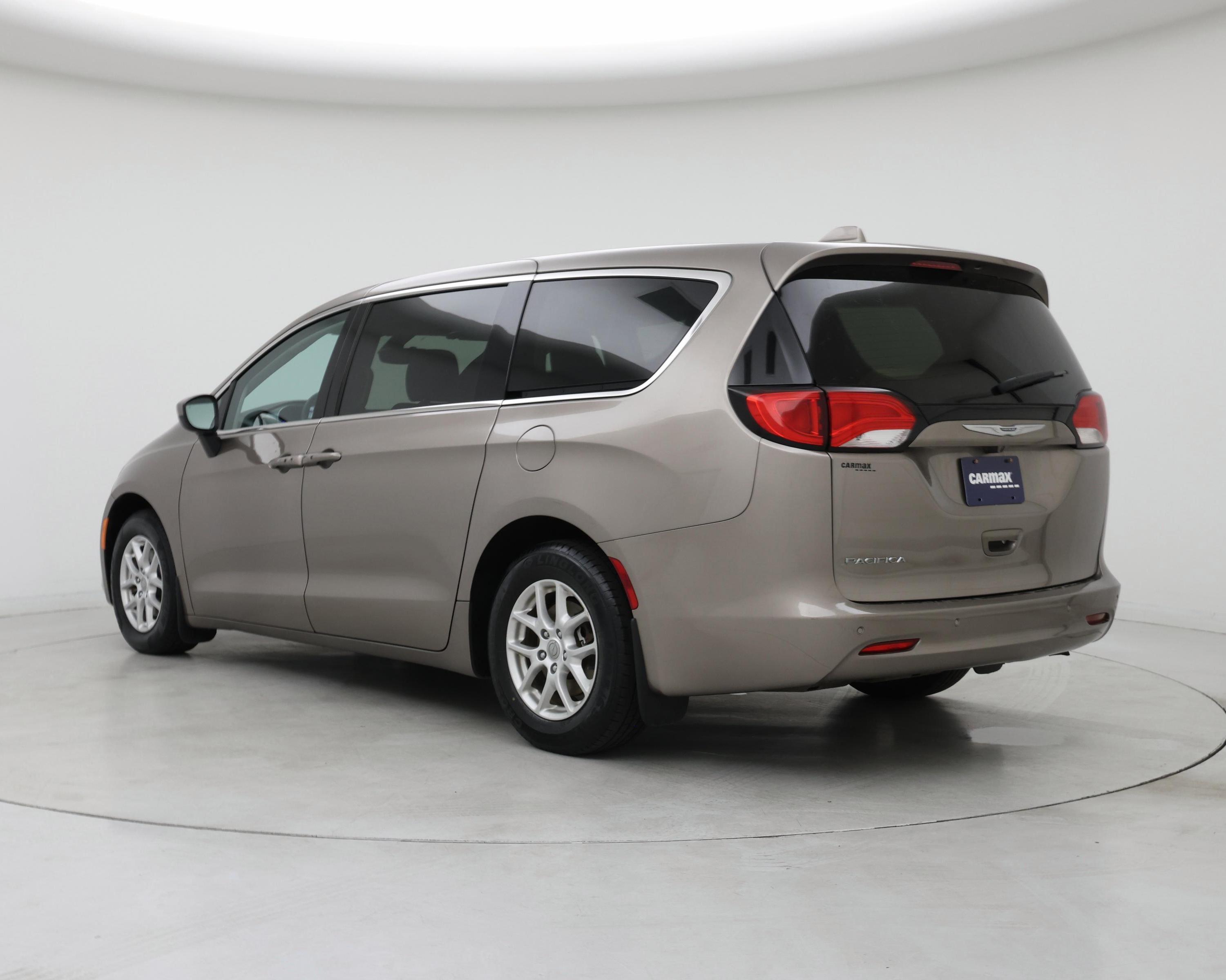 Thumbnail: 2017 Chrysler Pacifica - 2