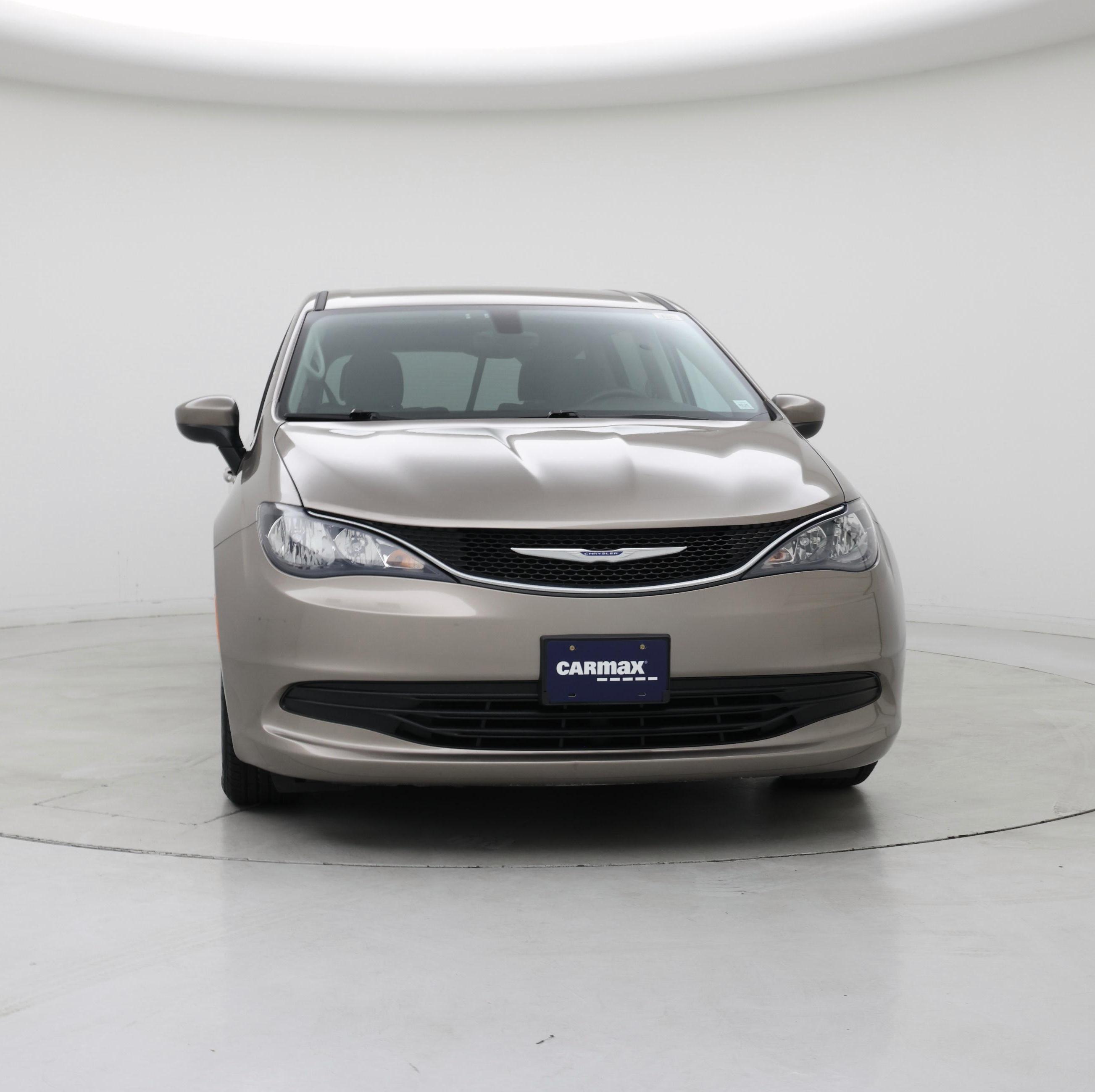 Thumbnail: 2017 Chrysler Pacifica - 5
