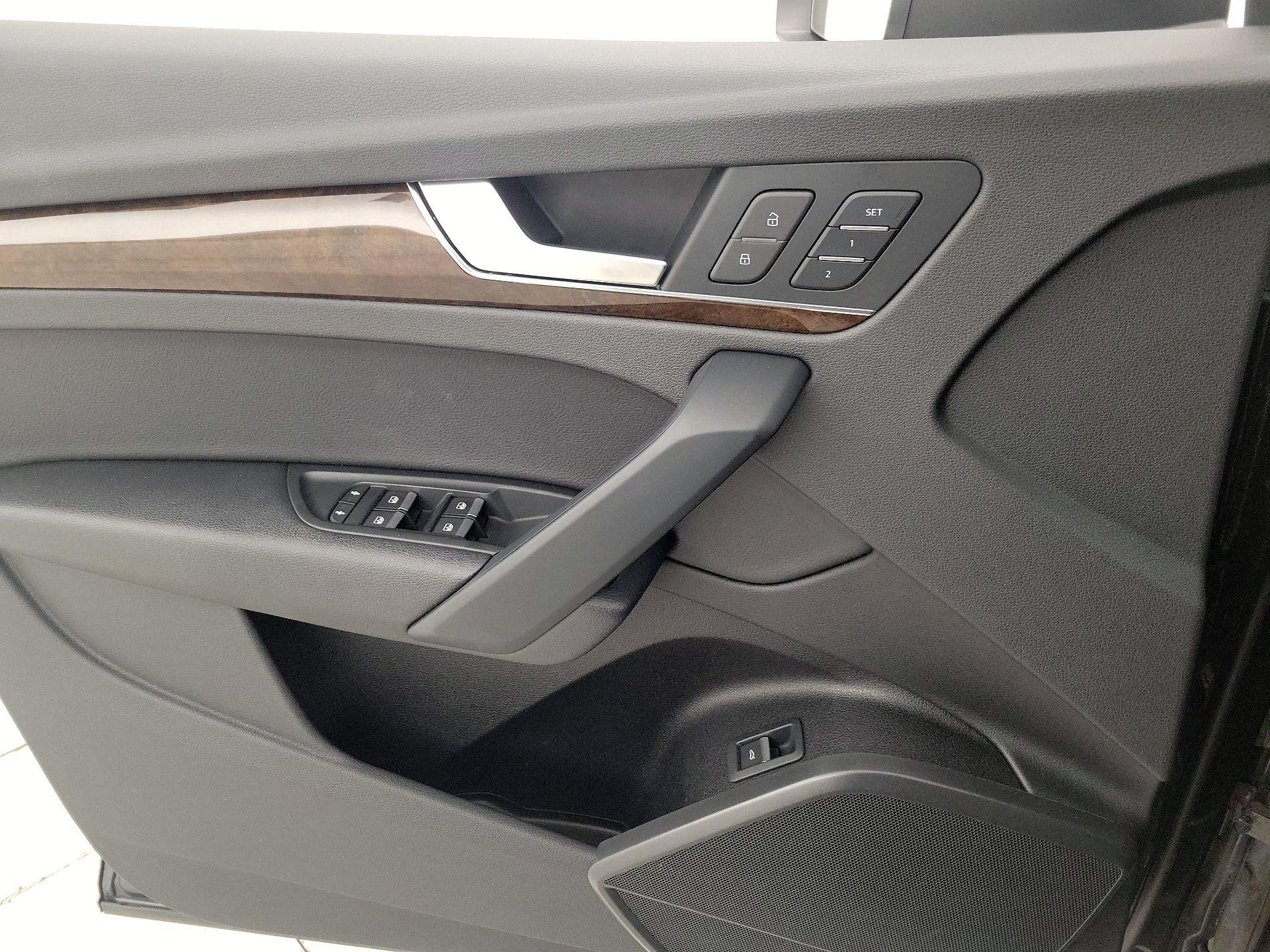 Thumbnail: 2019 Audi Q5 - 12