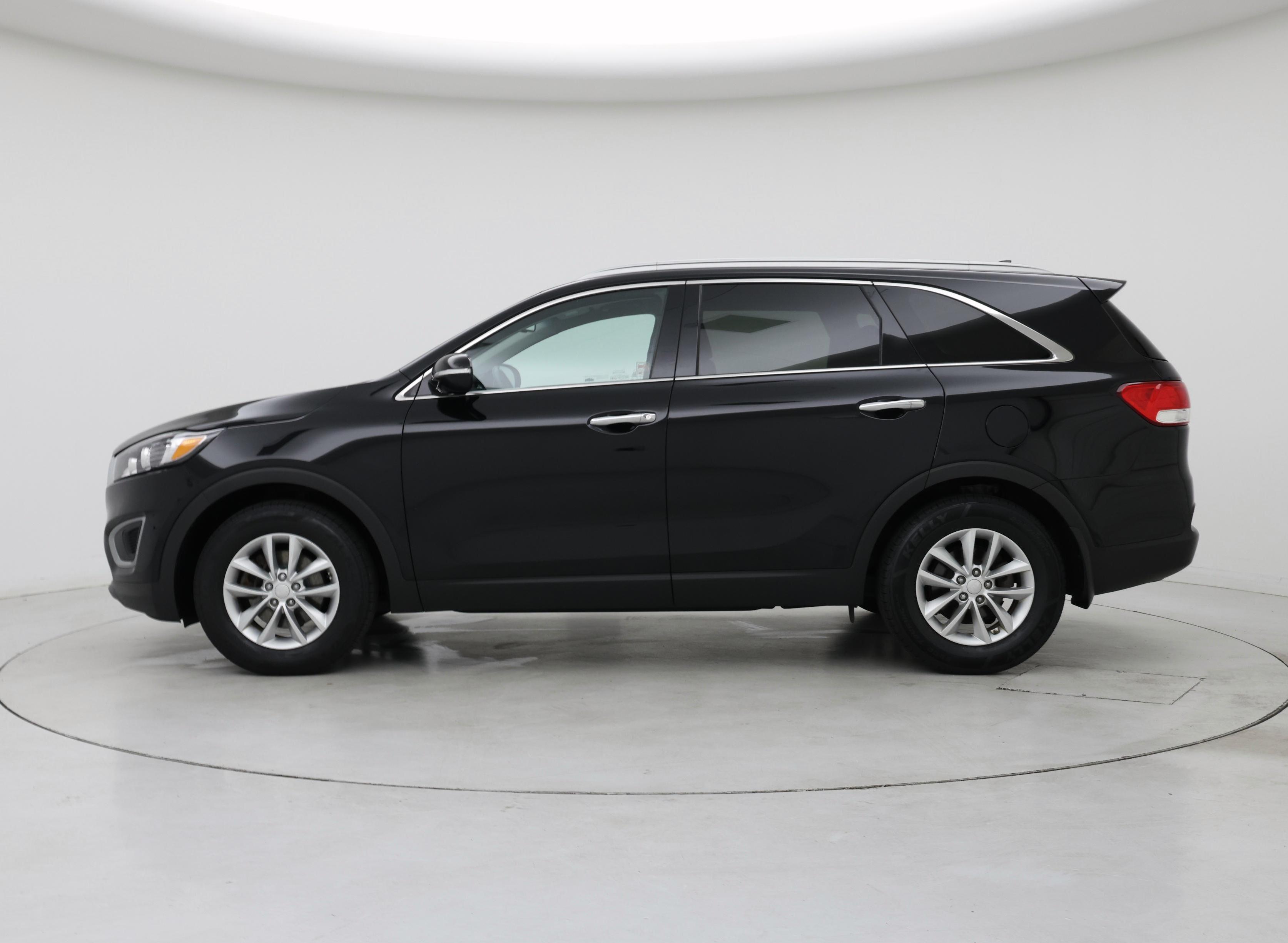Thumbnail: 2018 Kia Sorento - 3