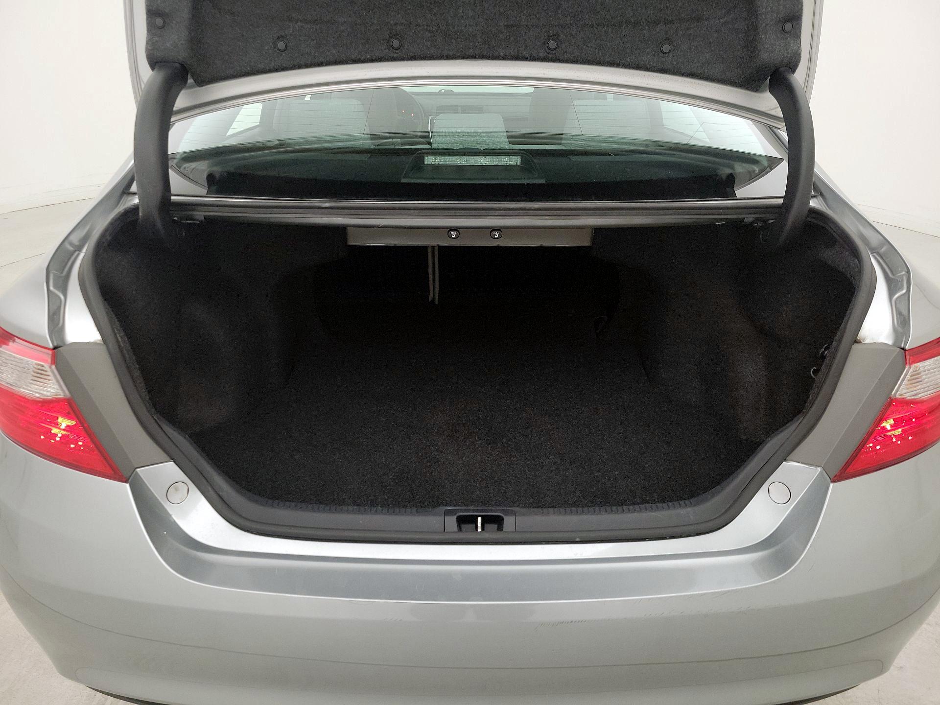 Thumbnail: 2015 Toyota Camry - 20
