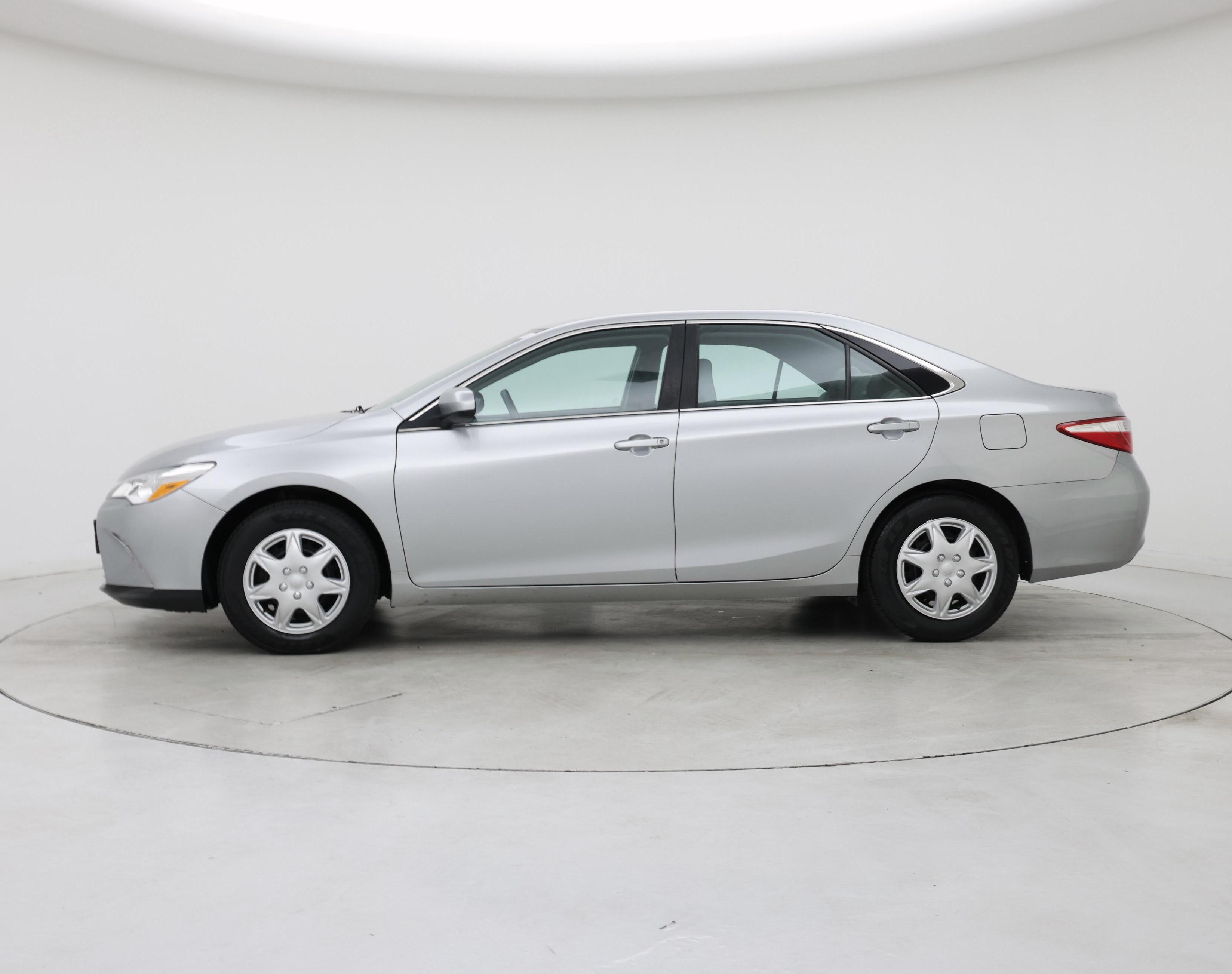 Thumbnail: 2015 Toyota Camry - 3