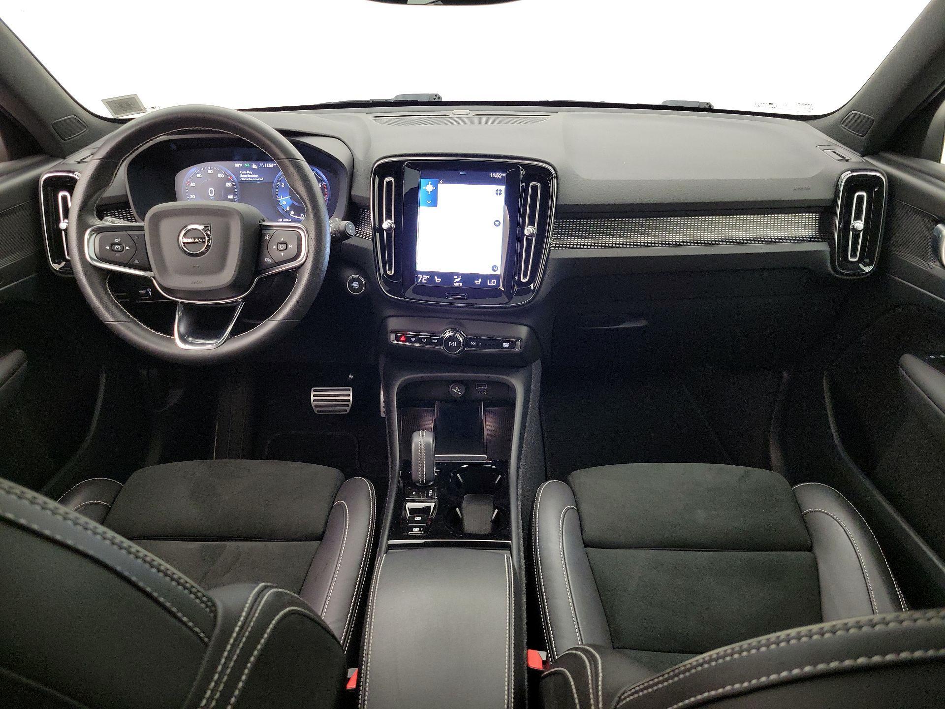 Thumbnail: 2021 Volvo XC40 - 9