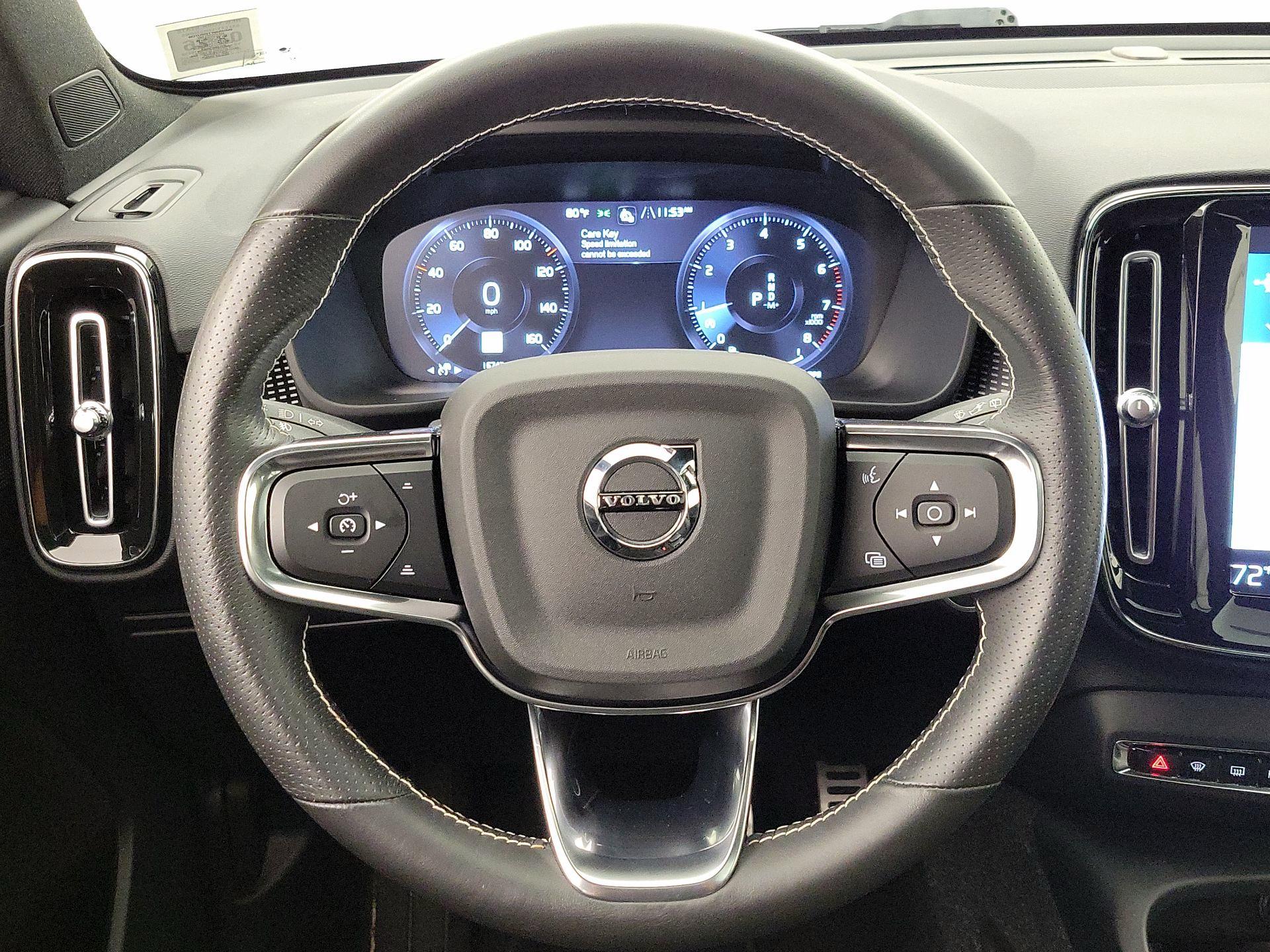 Thumbnail: 2021 Volvo XC40 - 10