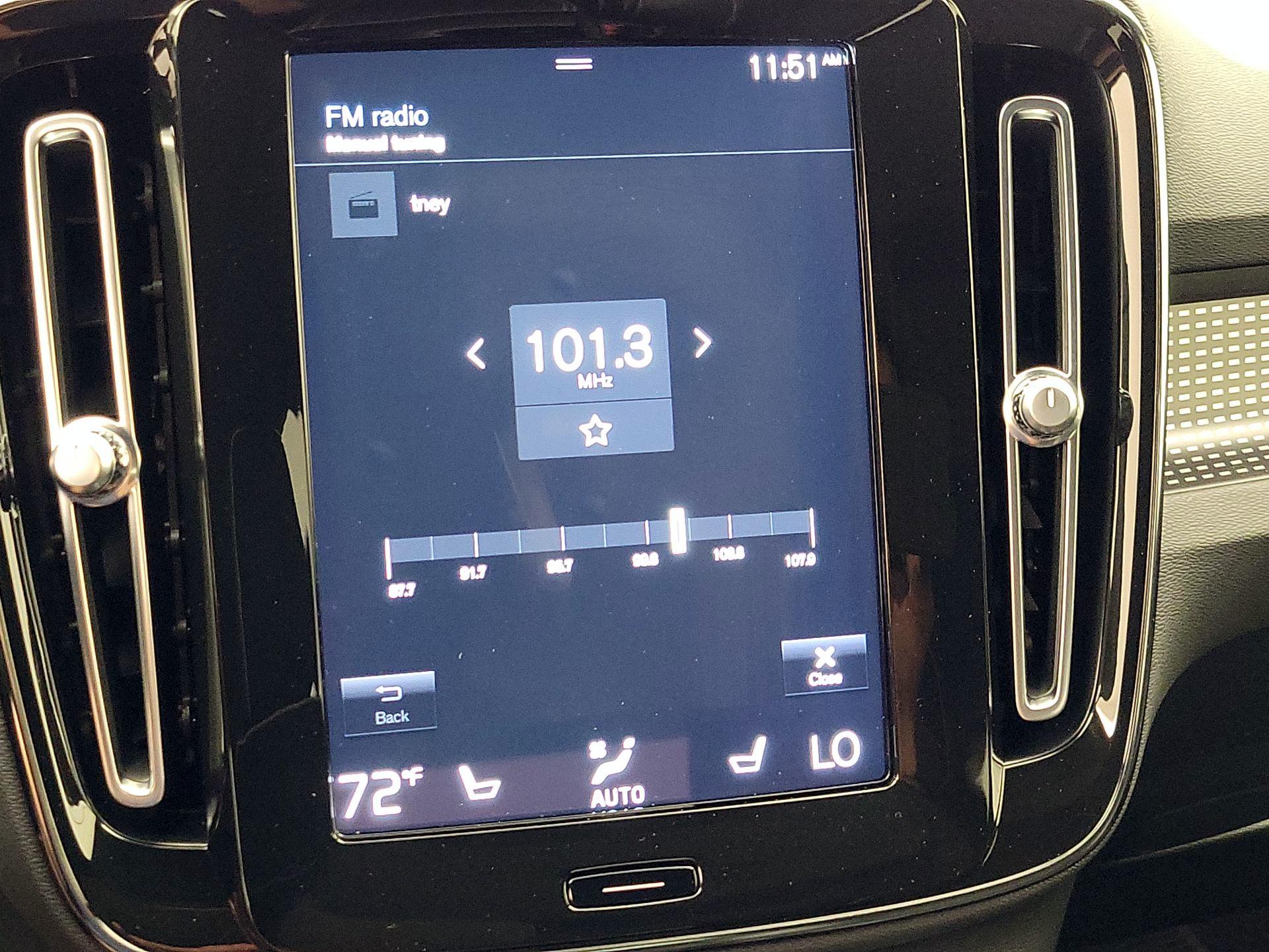 Thumbnail: 2021 Volvo XC40 - 16