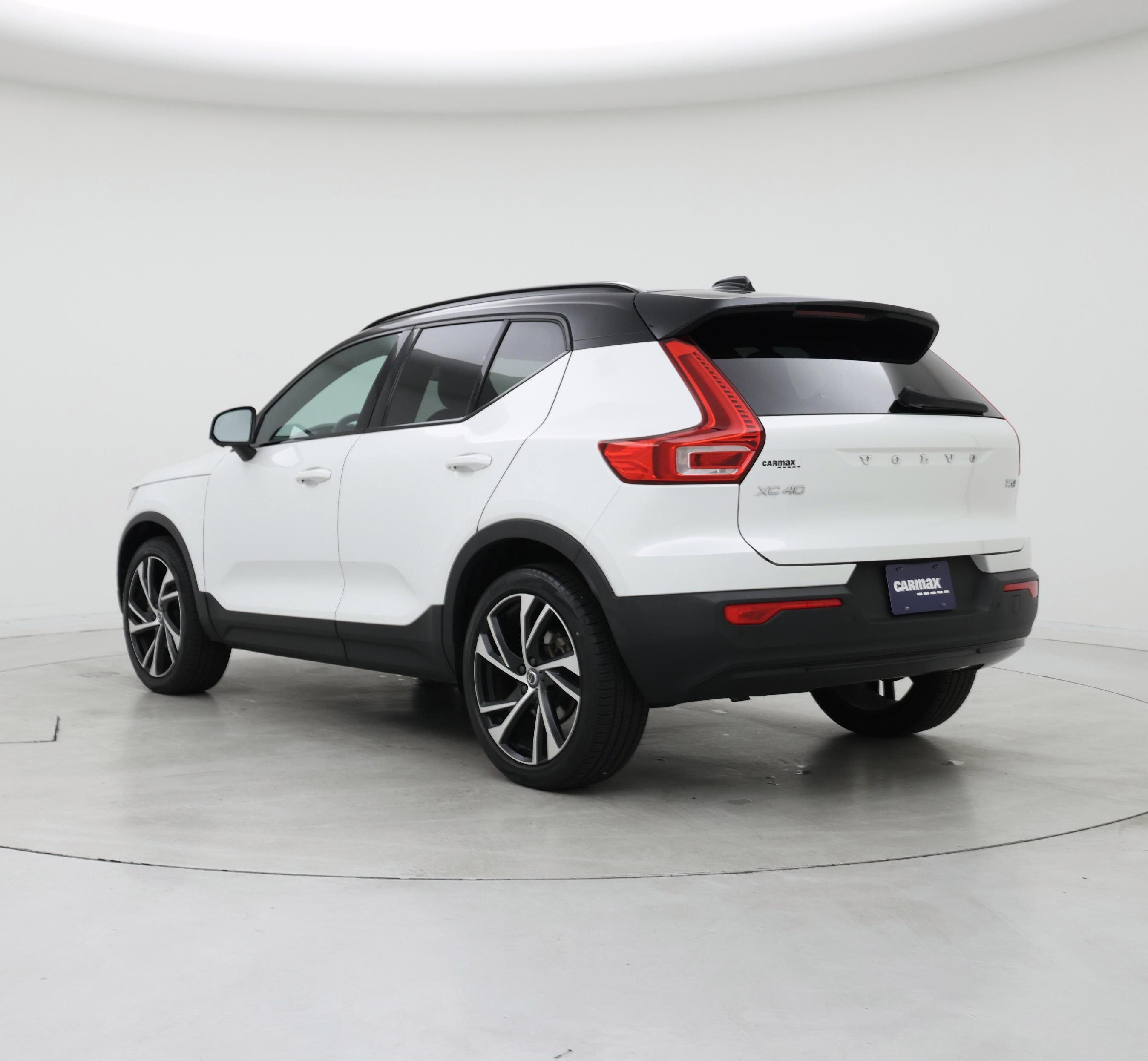 Thumbnail: 2021 Volvo XC40 - 2