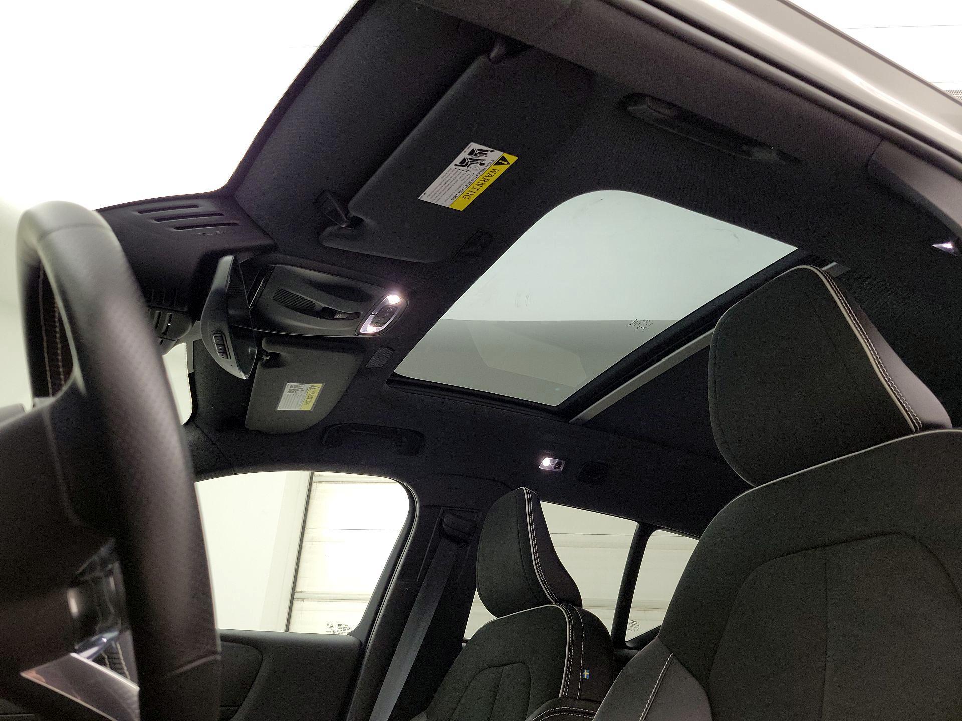 Thumbnail: 2021 Volvo XC40 - 20