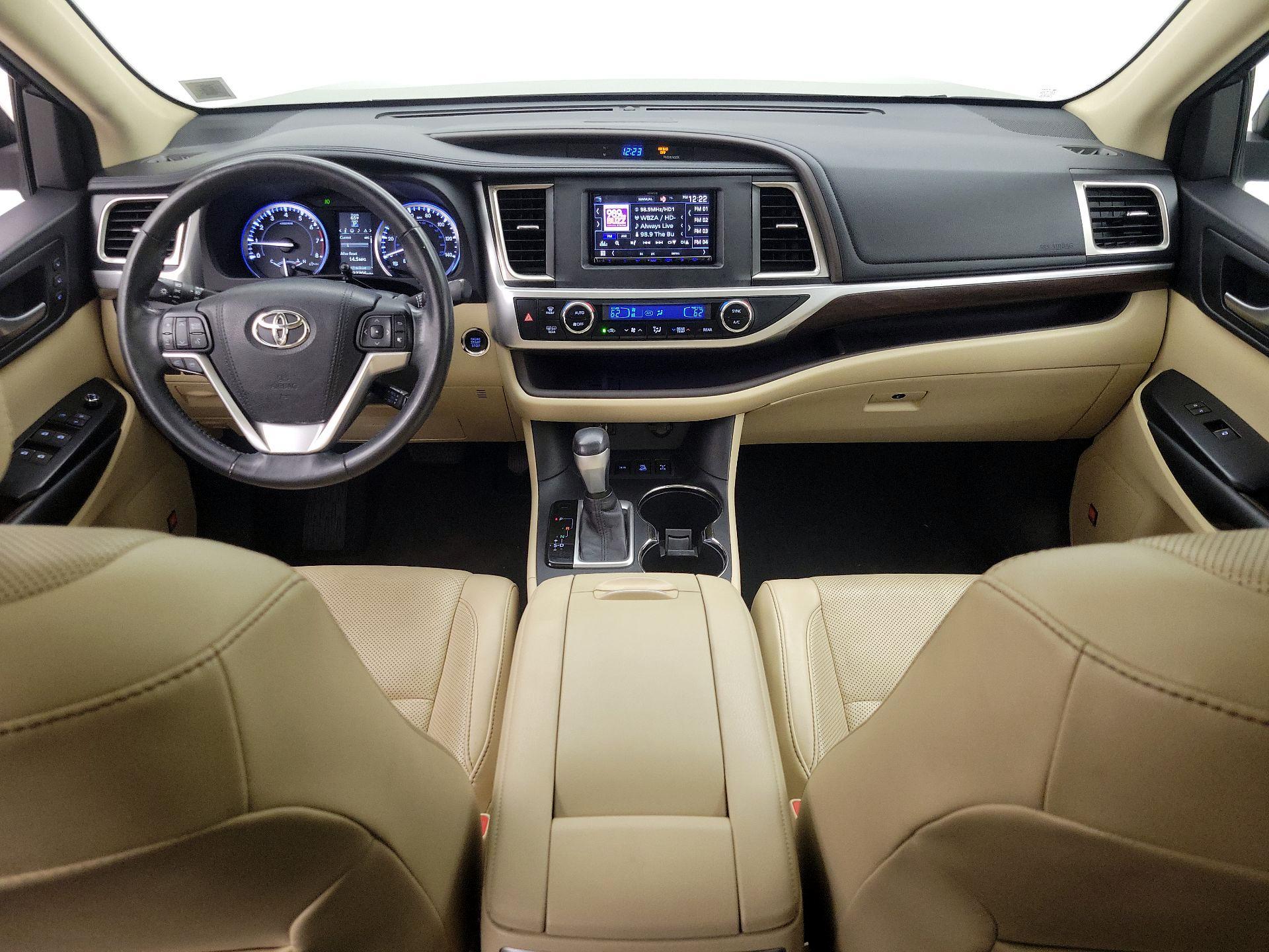 Thumbnail: 2015 Toyota Highlander - 9