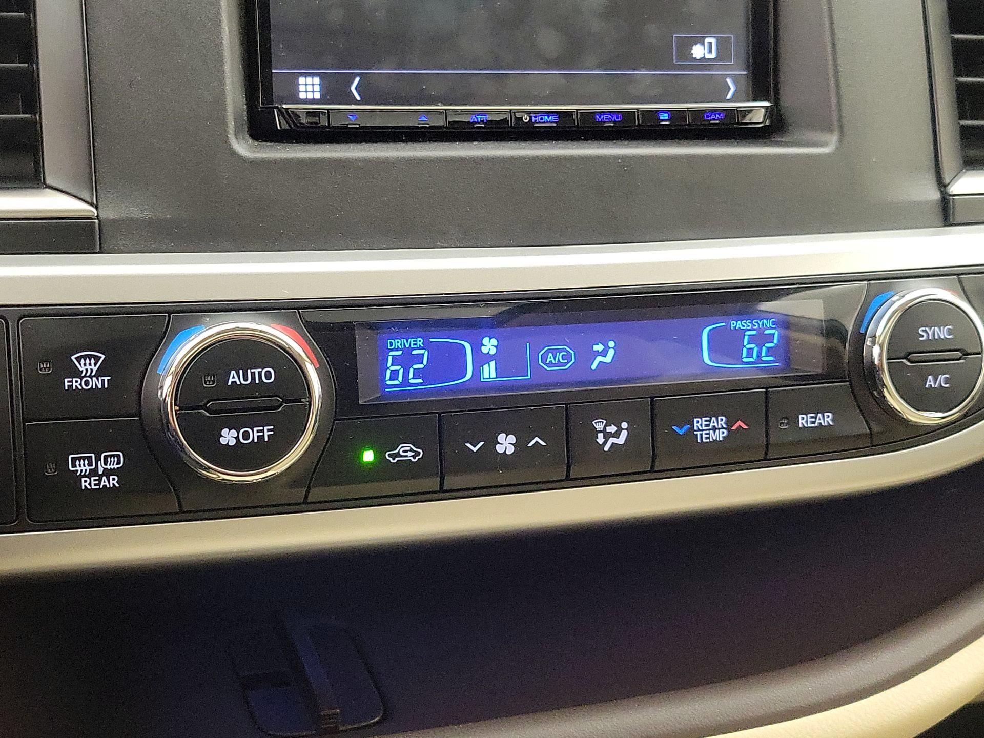 Thumbnail: 2015 Toyota Highlander - 16