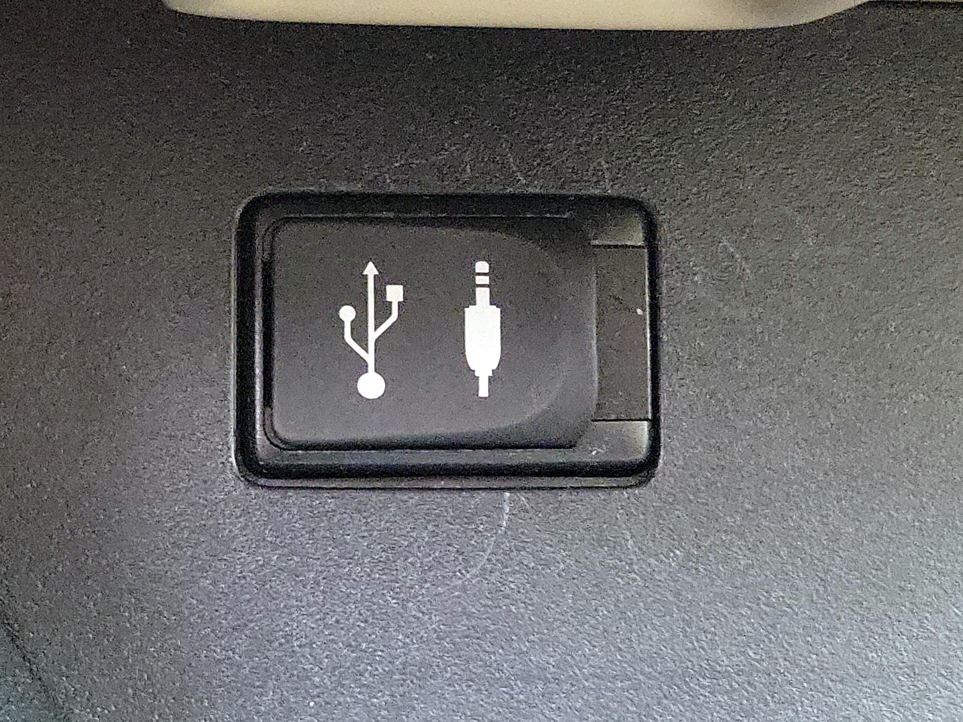 Thumbnail: 2015 Toyota Highlander - 18