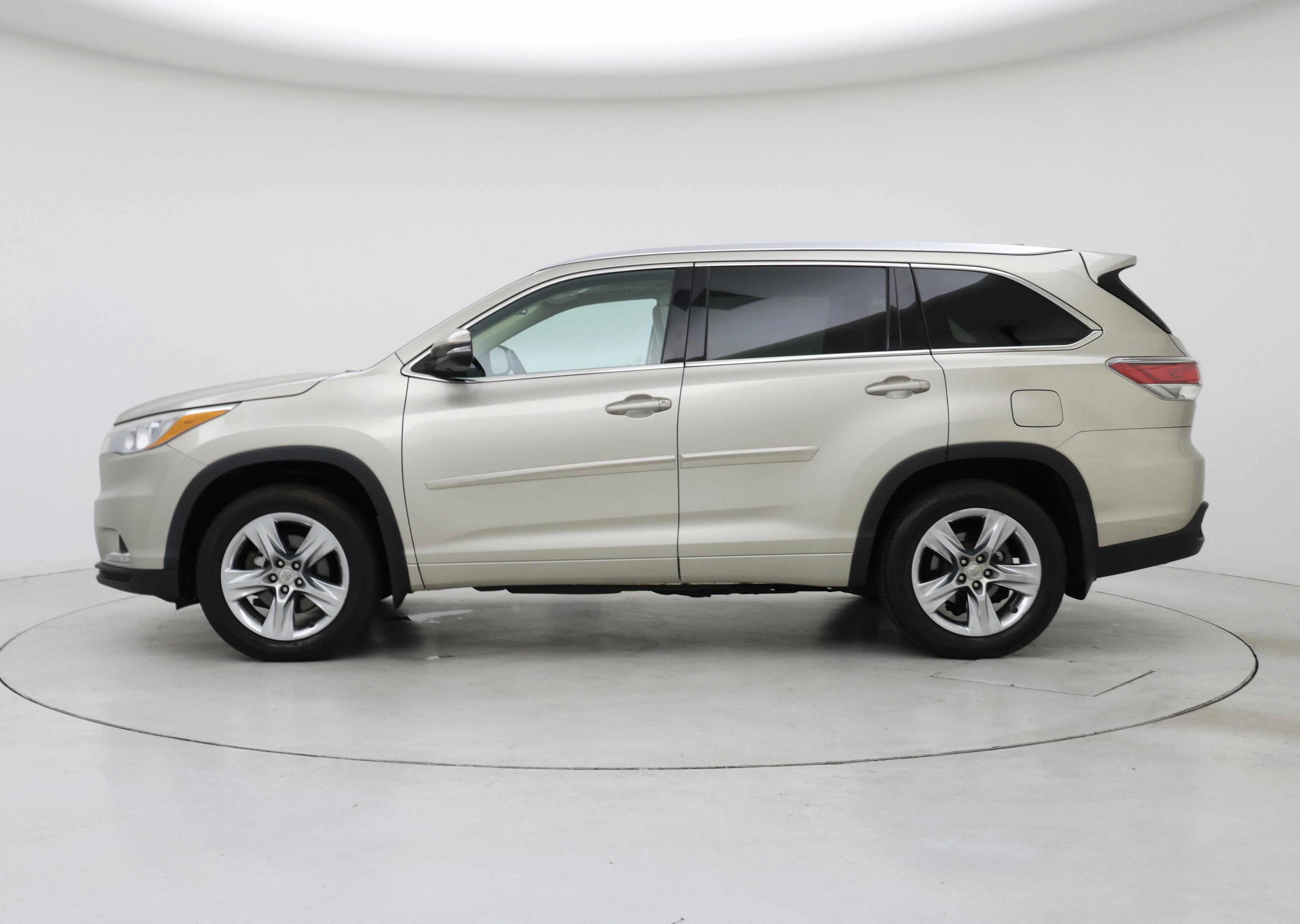 Thumbnail: 2015 Toyota Highlander - 3