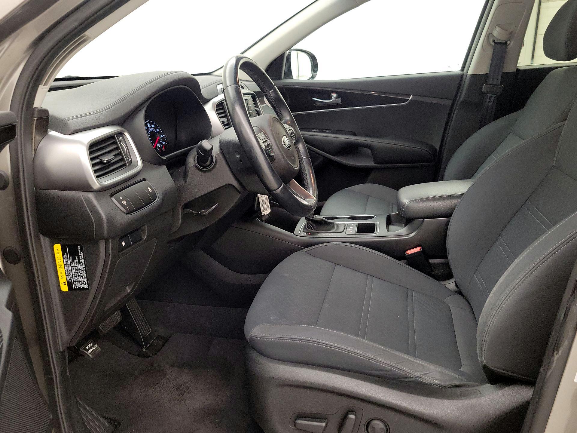 Thumbnail: 2016 Kia Sorento - 11