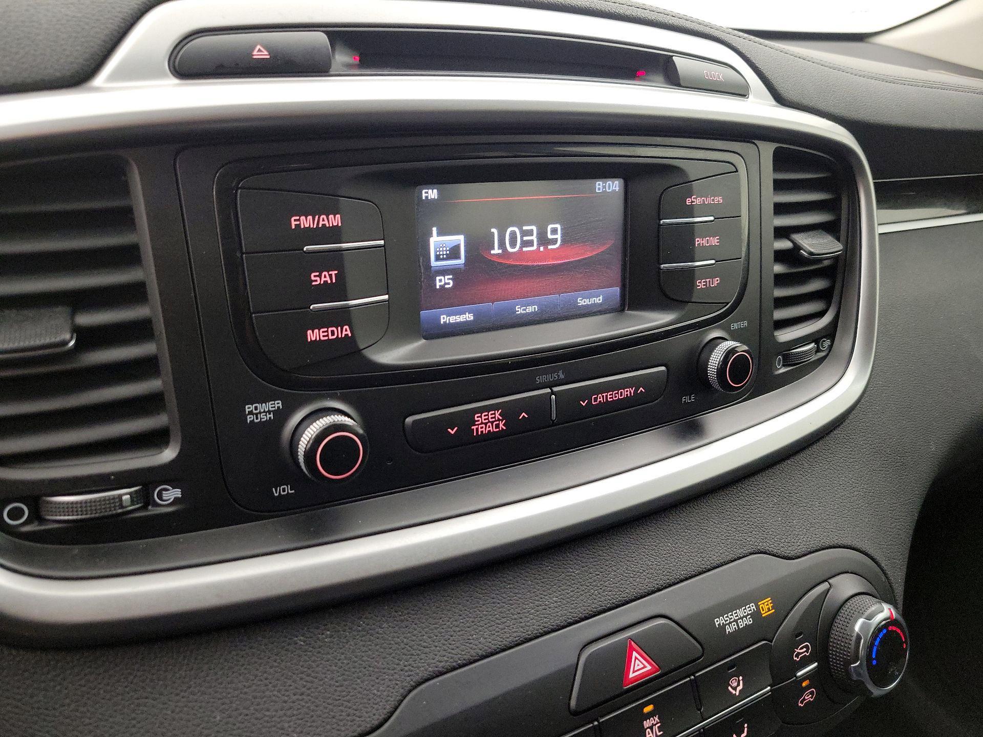 Thumbnail: 2016 Kia Sorento - 15