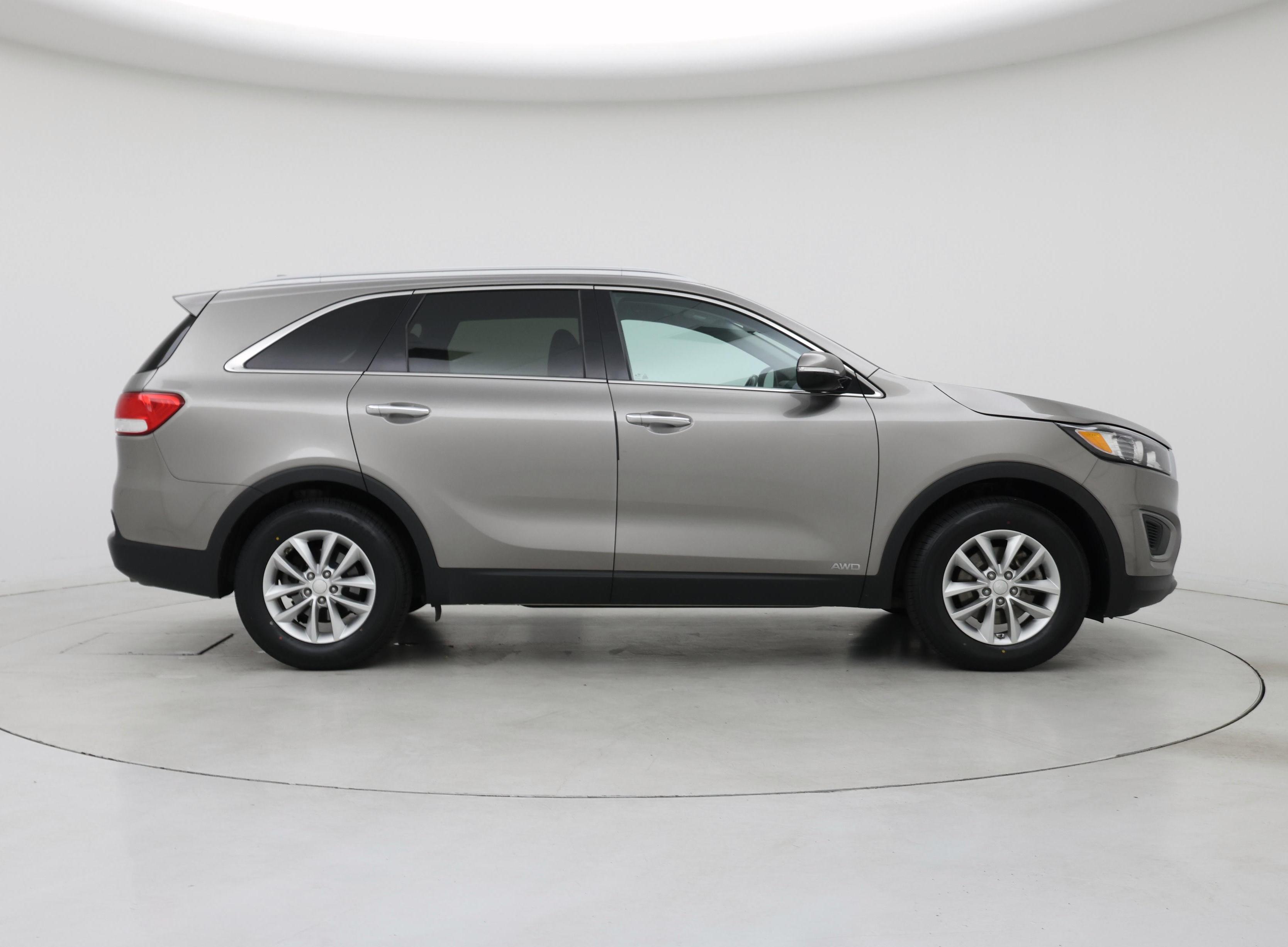 Thumbnail: 2016 Kia Sorento - 7