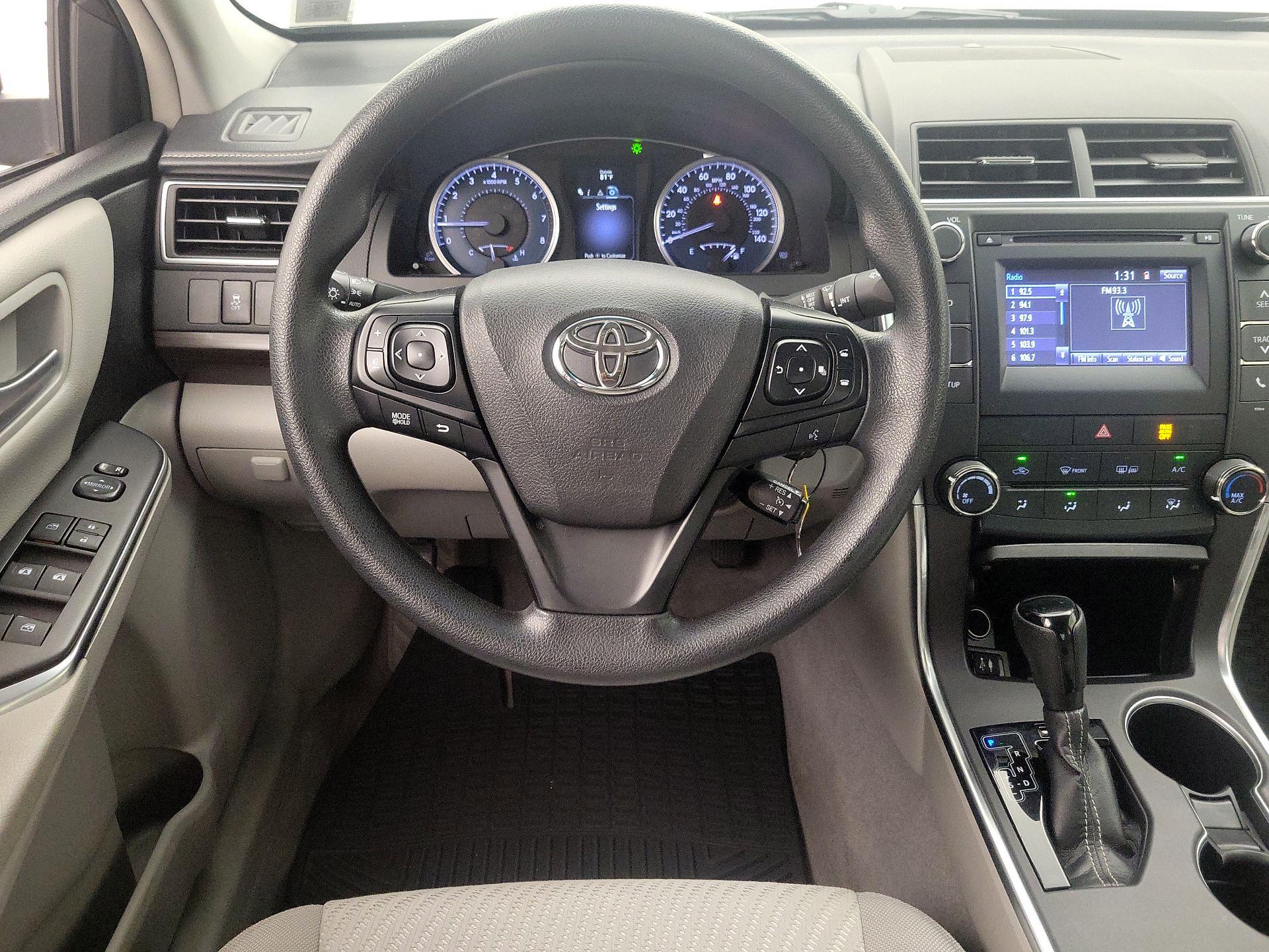 Thumbnail: 2016 Toyota Camry - 10