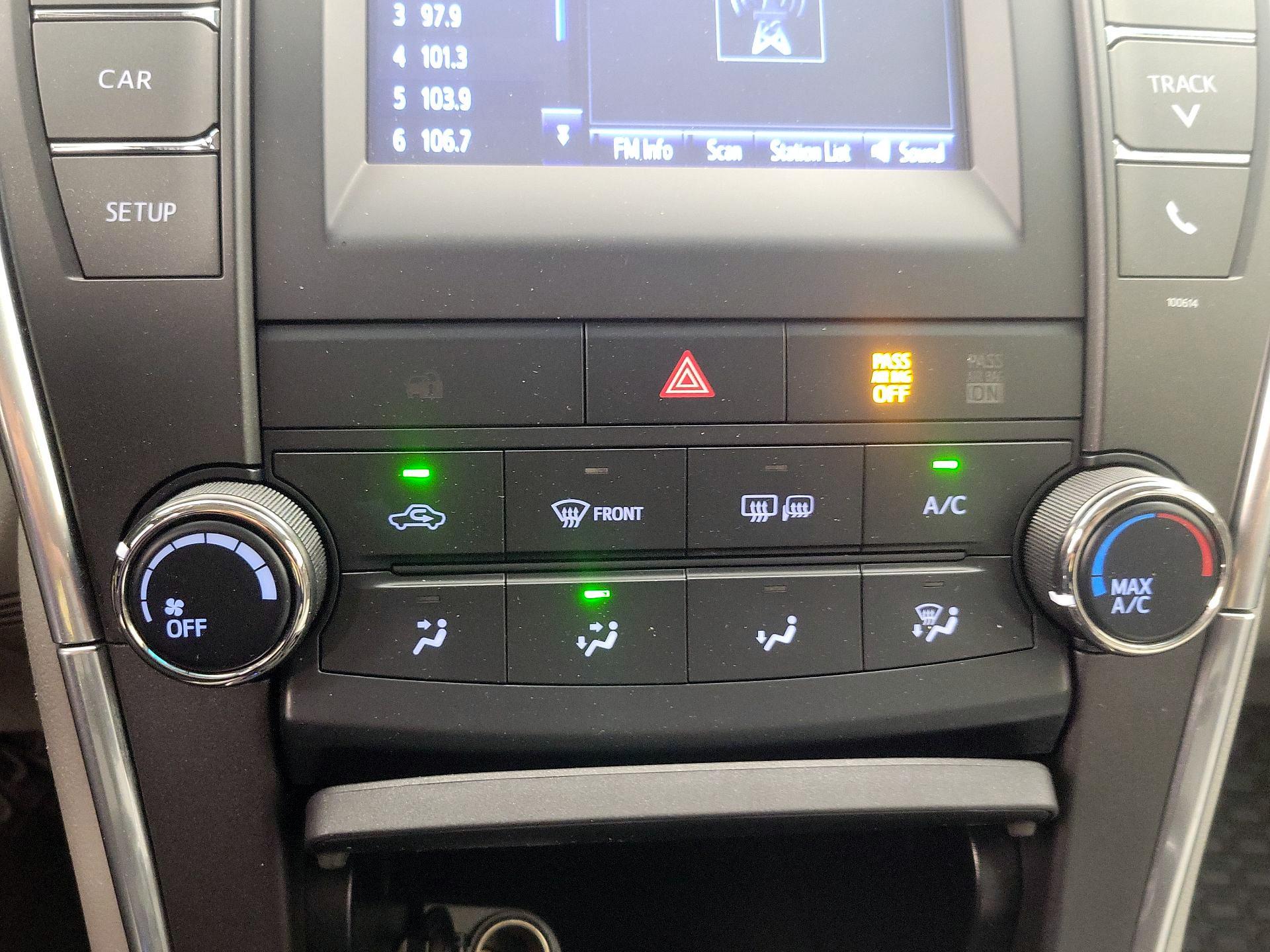Thumbnail: 2016 Toyota Camry - 16