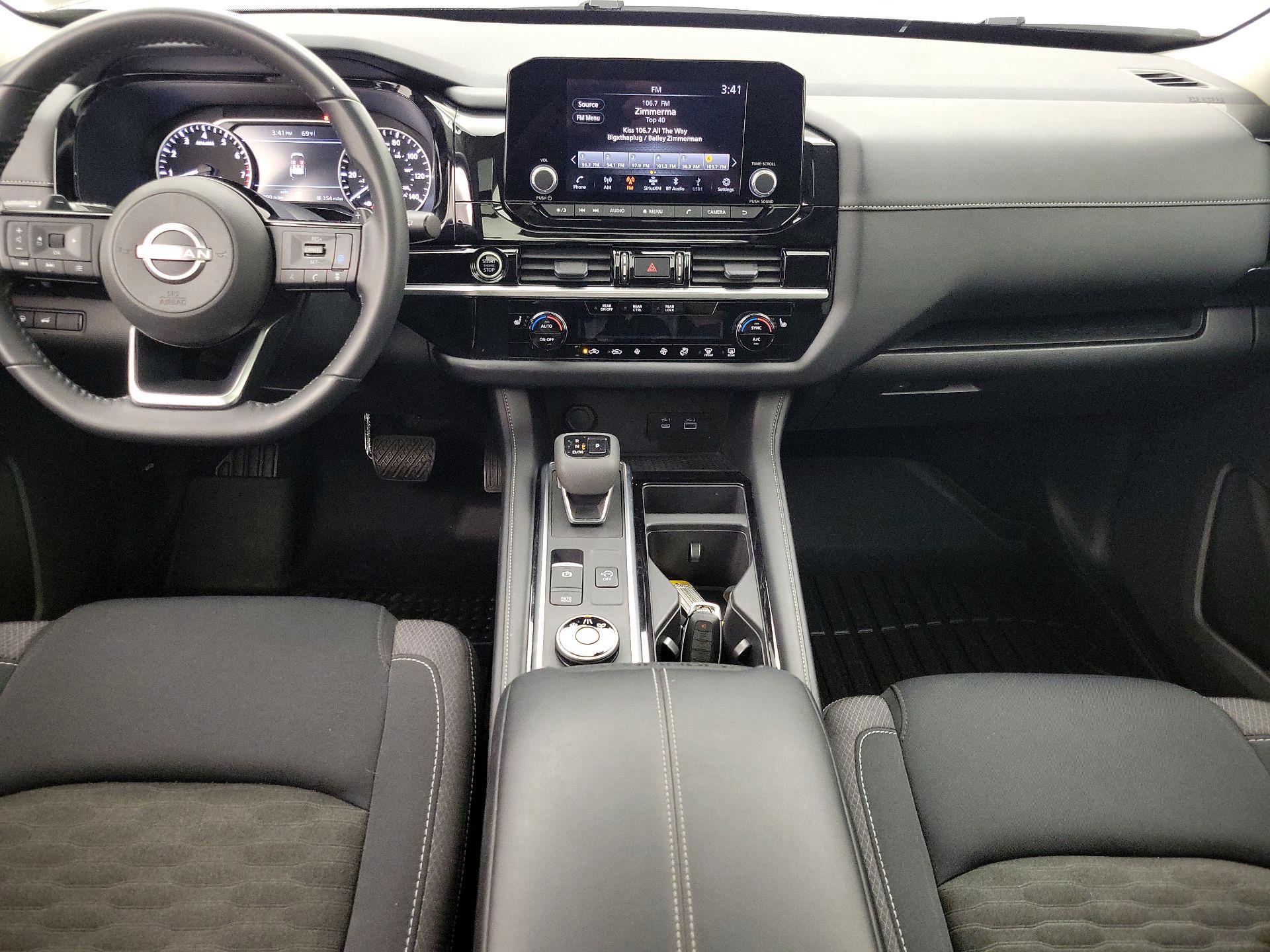 Thumbnail: 2023 Nissan Pathfinder - 9