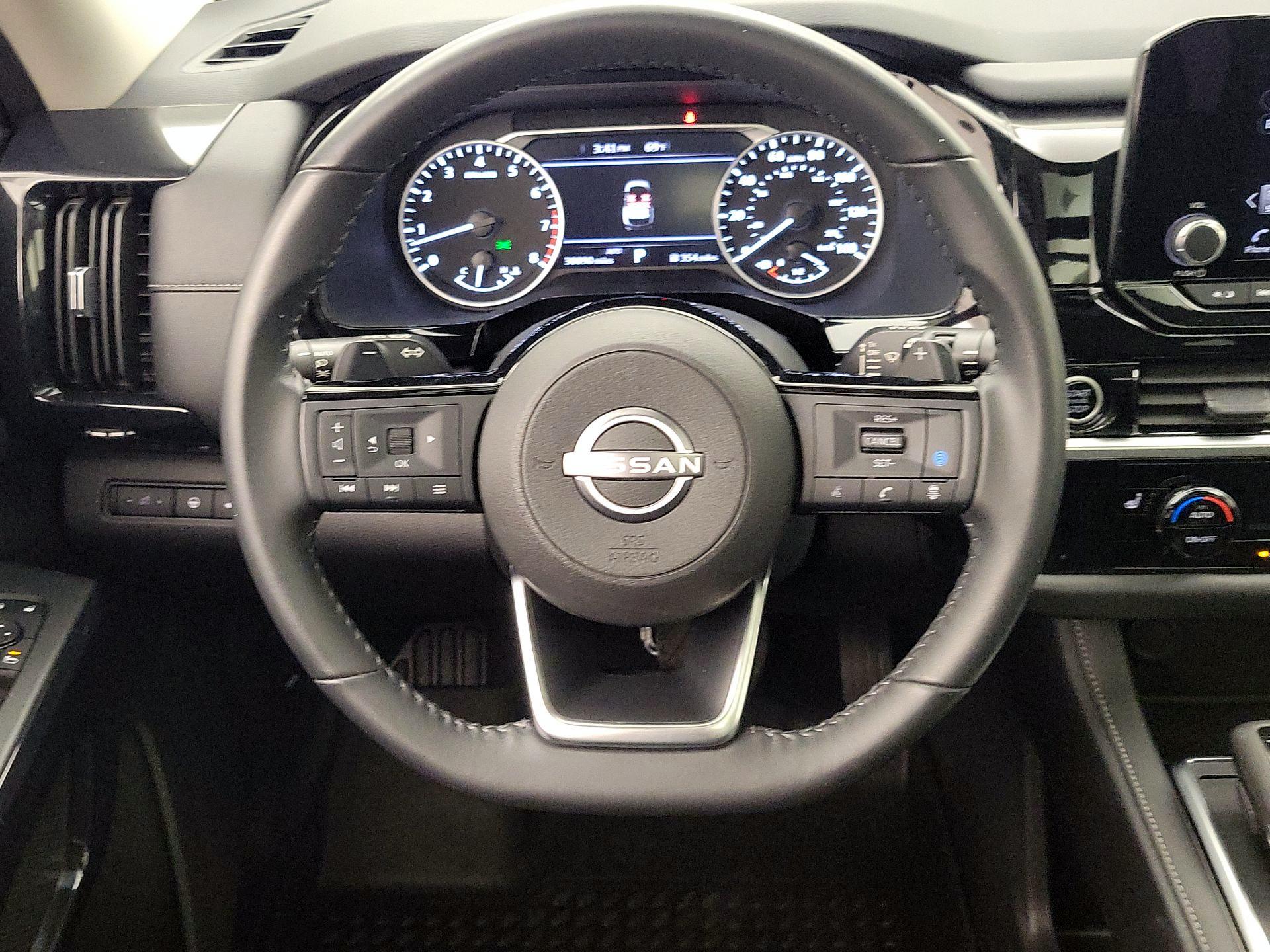 Thumbnail: 2023 Nissan Pathfinder - 10