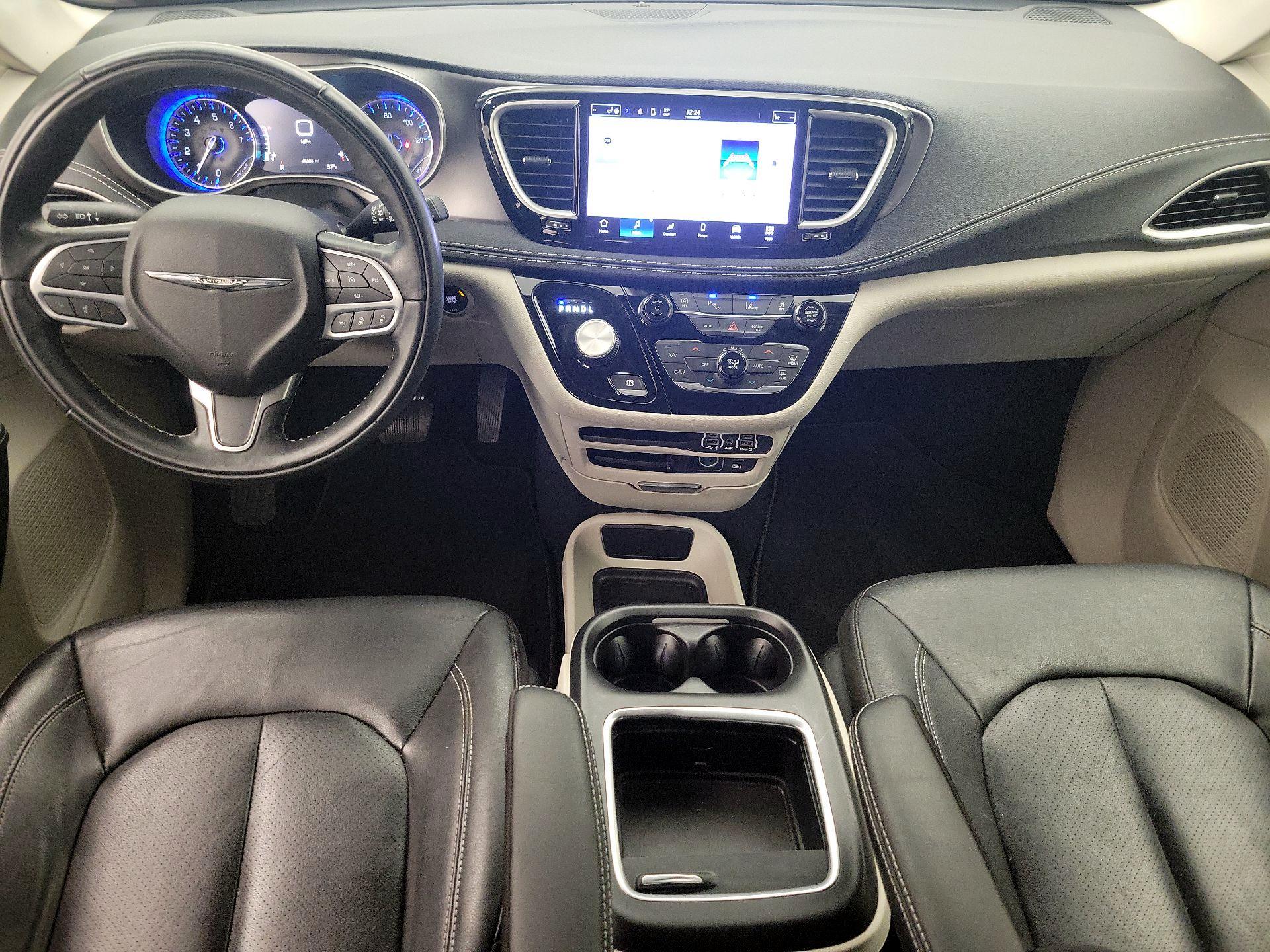 Thumbnail: 2022 Chrysler Pacifica - 9