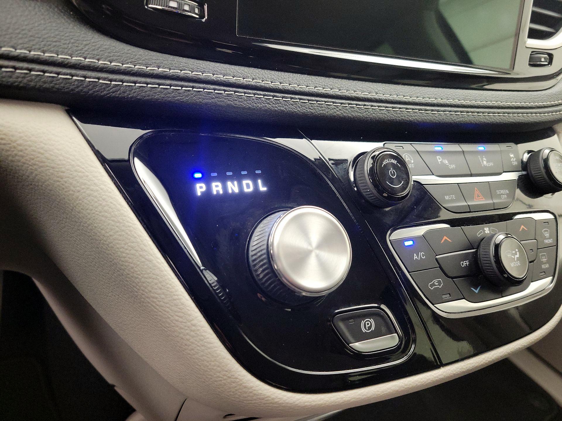 Thumbnail: 2022 Chrysler Pacifica - 17