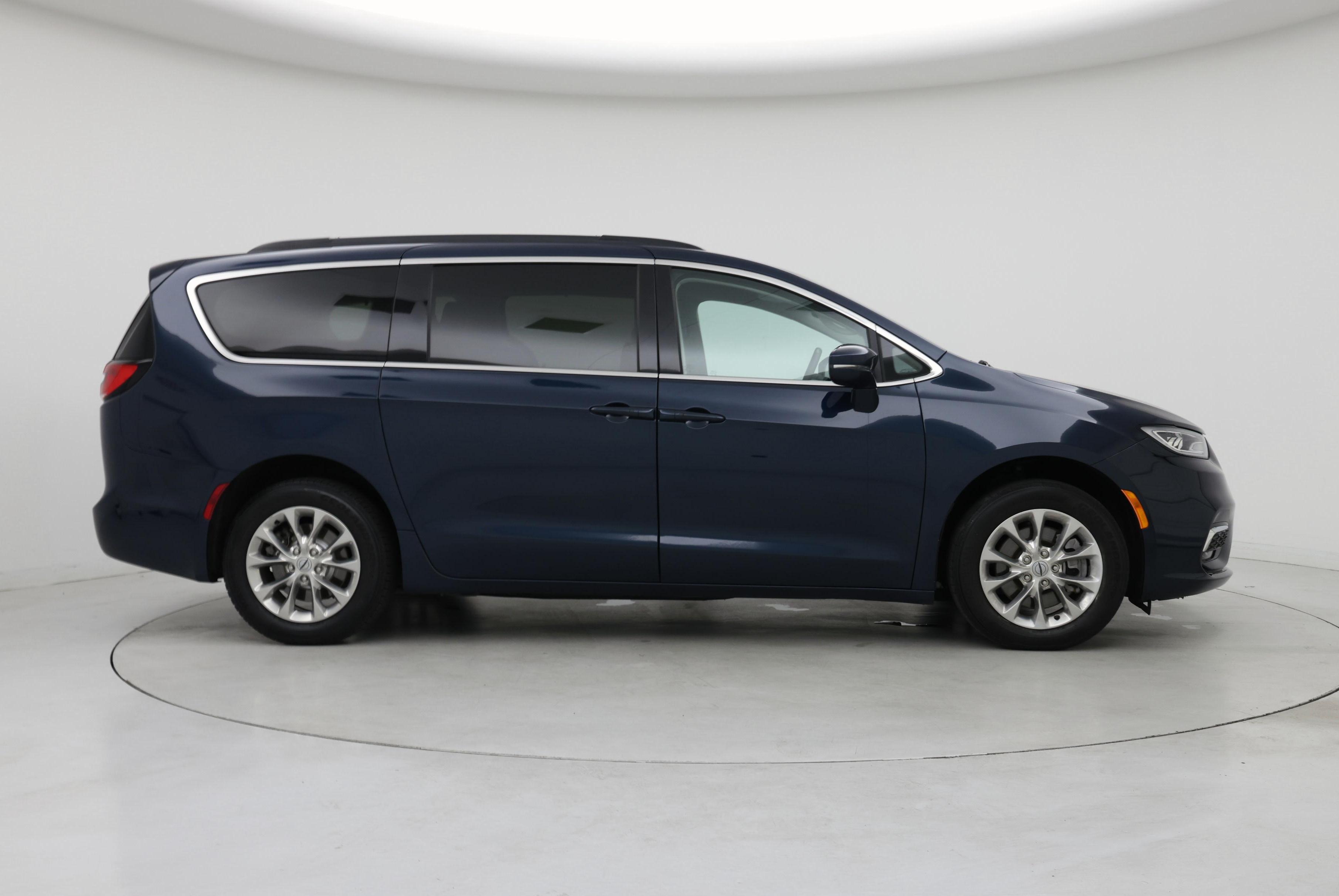 Thumbnail: 2022 Chrysler Pacifica - 7