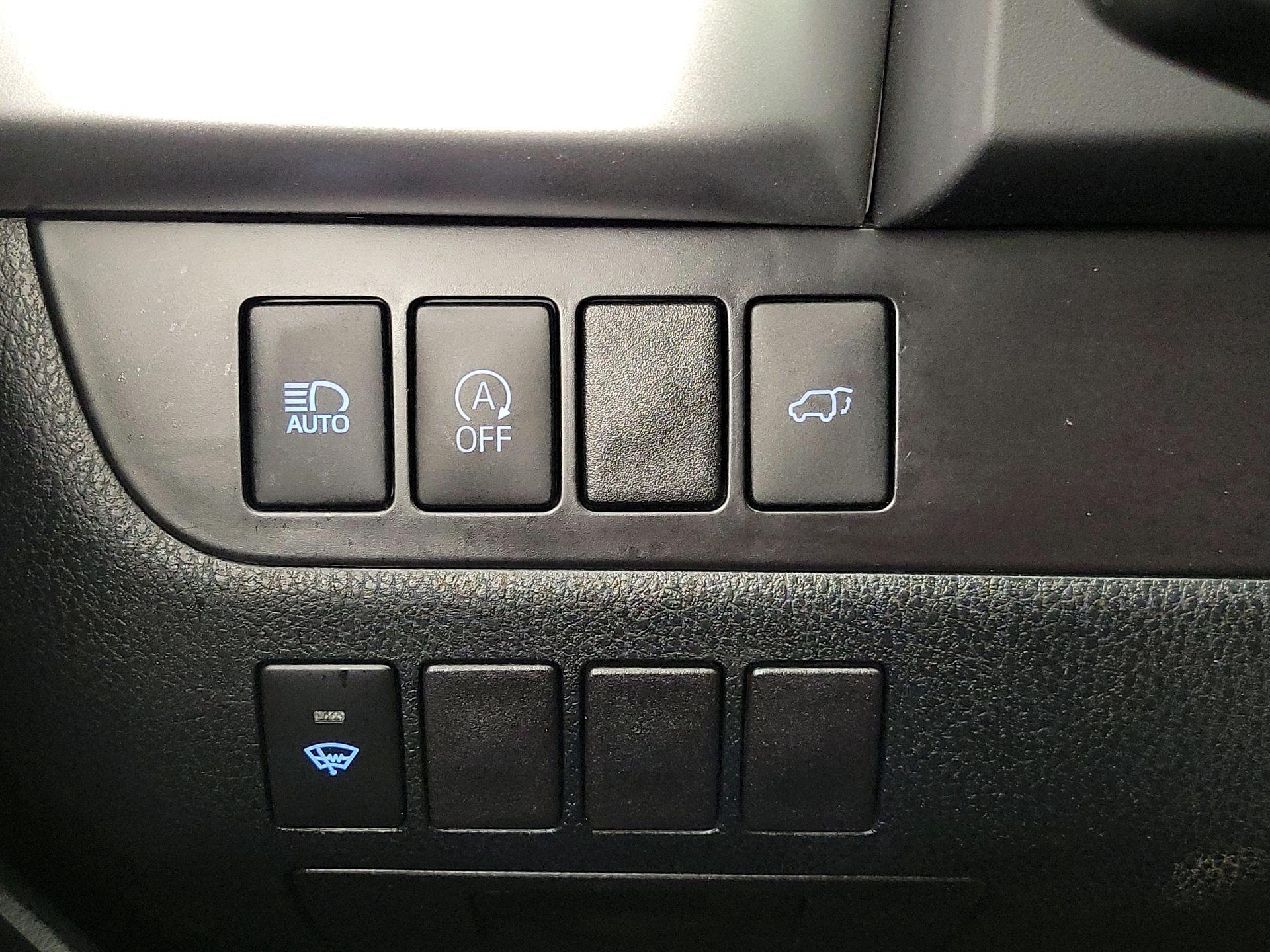 Thumbnail: 2018 Toyota Highlander - 13