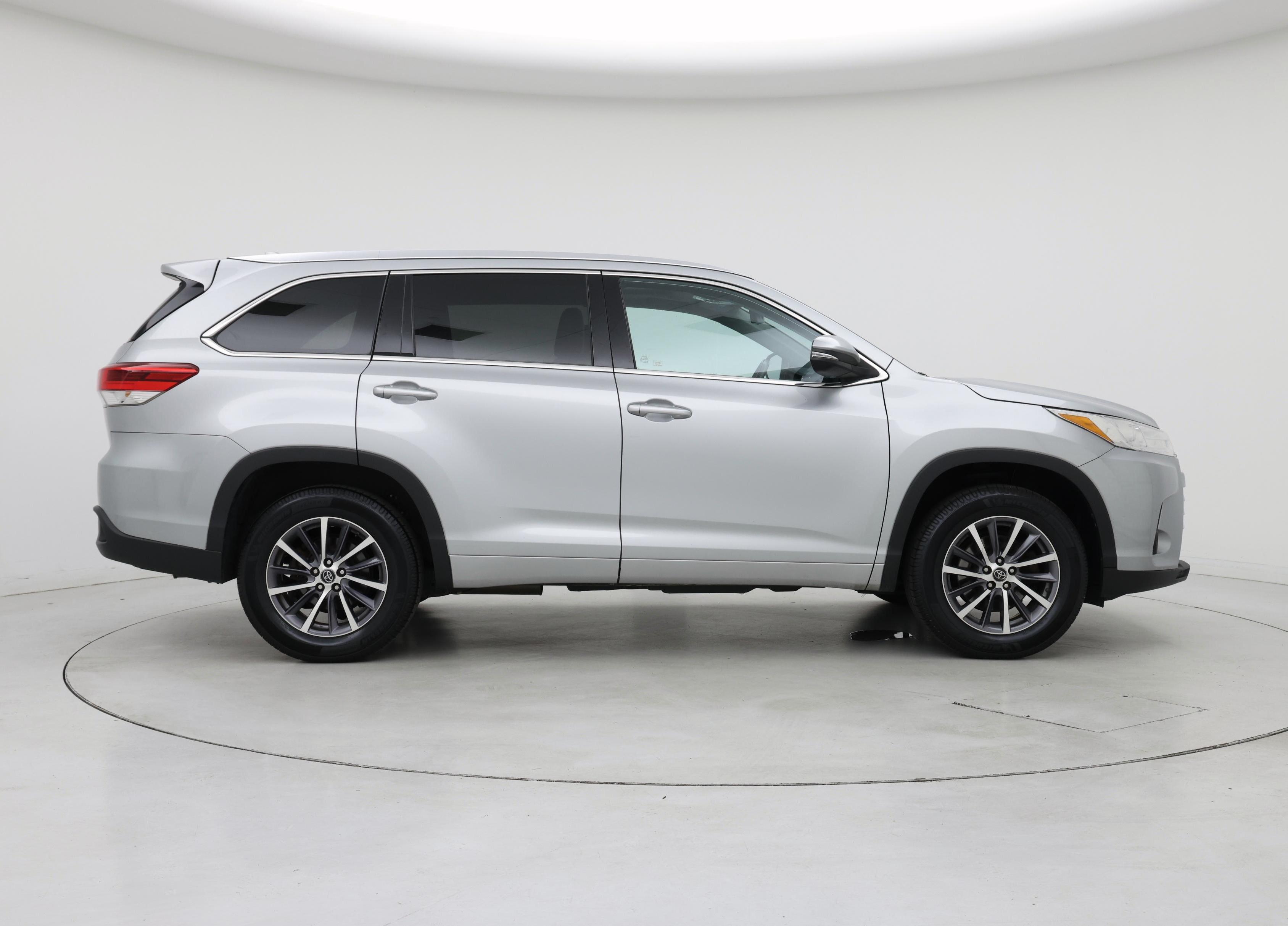 Thumbnail: 2018 Toyota Highlander - 7