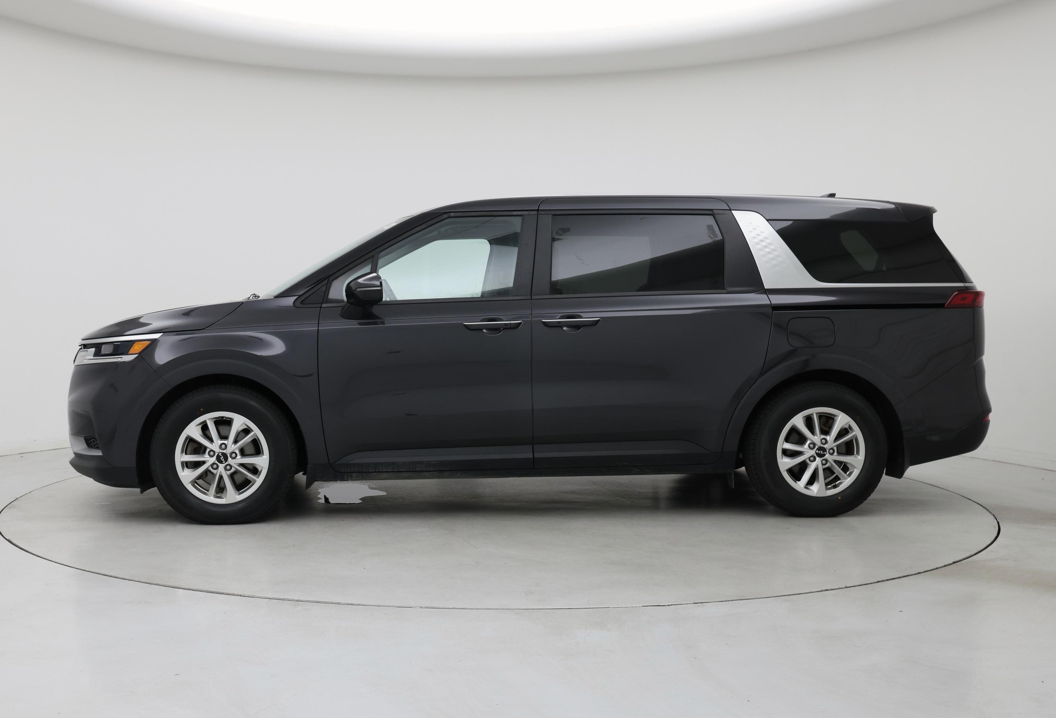 Thumbnail: 2022 Kia Carnival - 3