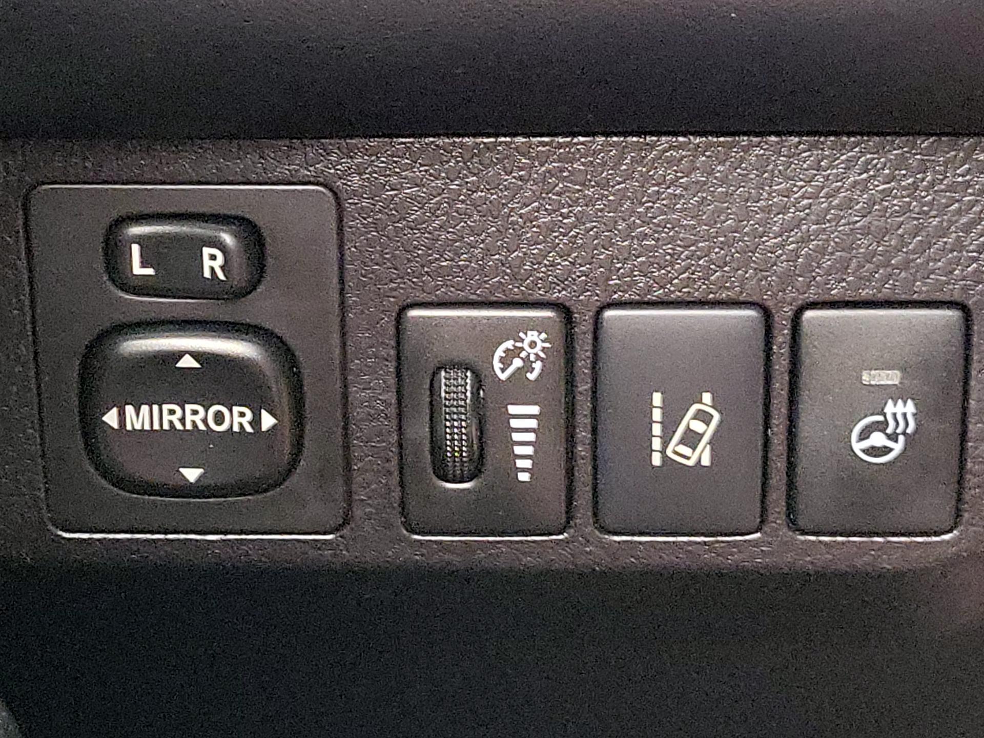 Thumbnail: 2018 Toyota RAV4 - 13