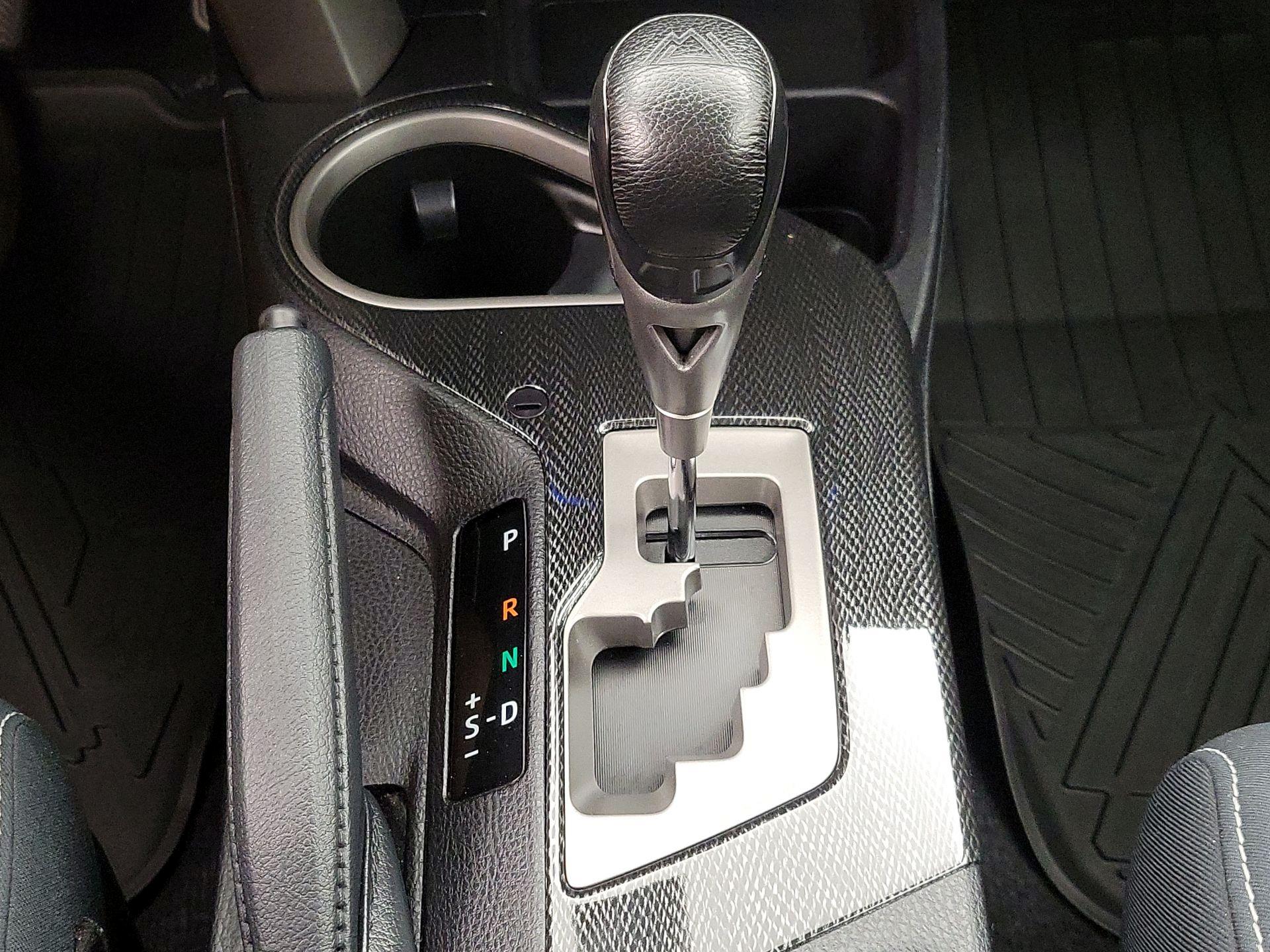 Thumbnail: 2018 Toyota RAV4 - 17