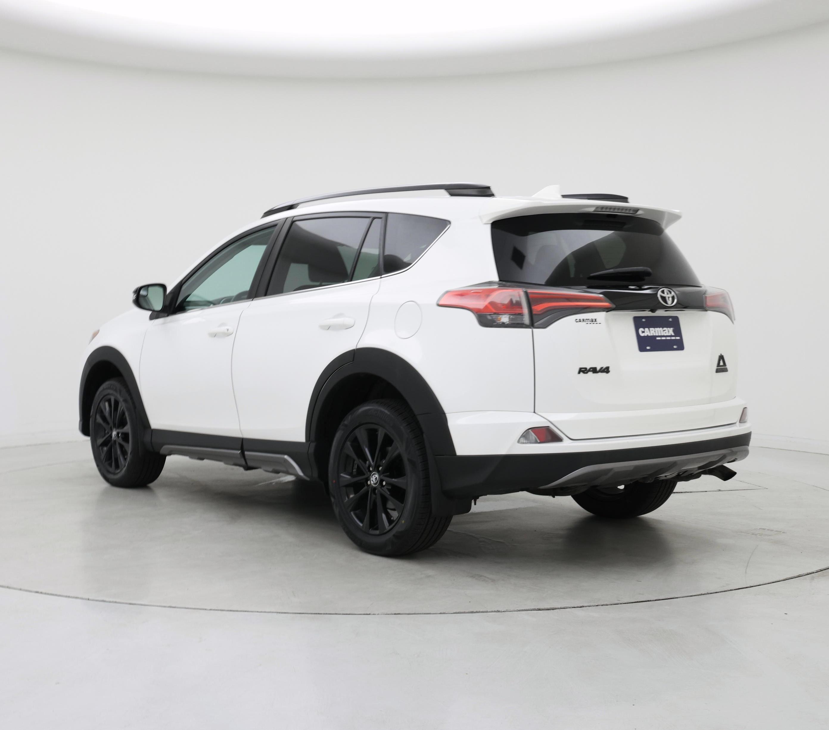 Thumbnail: 2018 Toyota RAV4 - 2