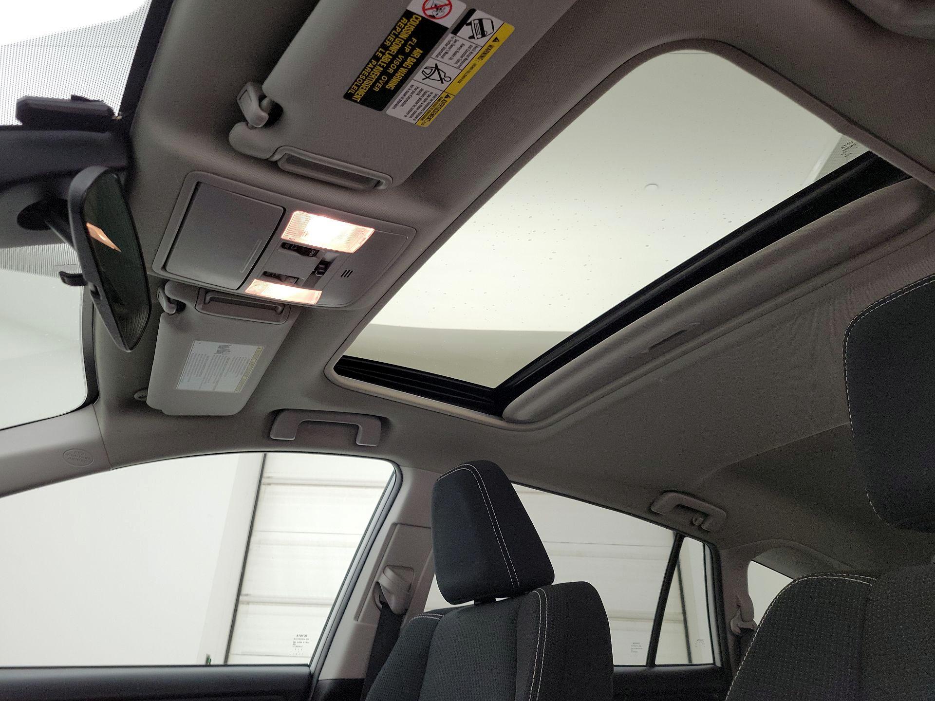 Thumbnail: 2018 Toyota RAV4 - 19