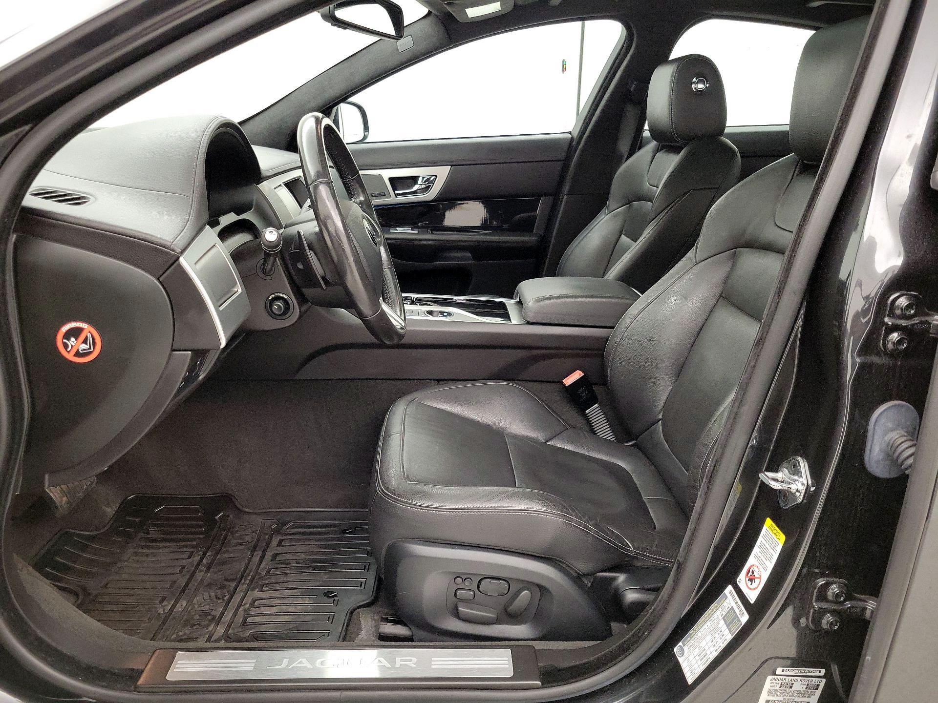 Thumbnail: 2015 Jaguar XF - 11