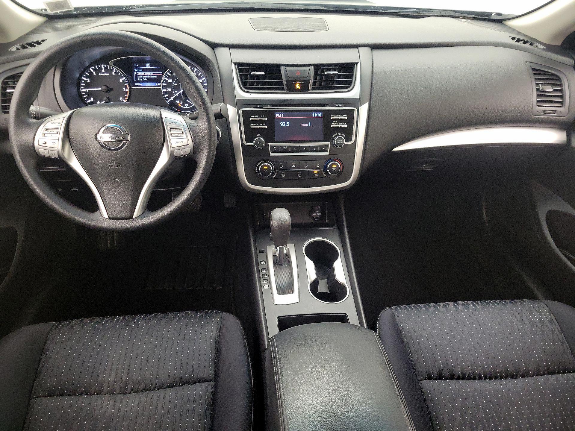 Thumbnail: 2017 Nissan Altima - 9