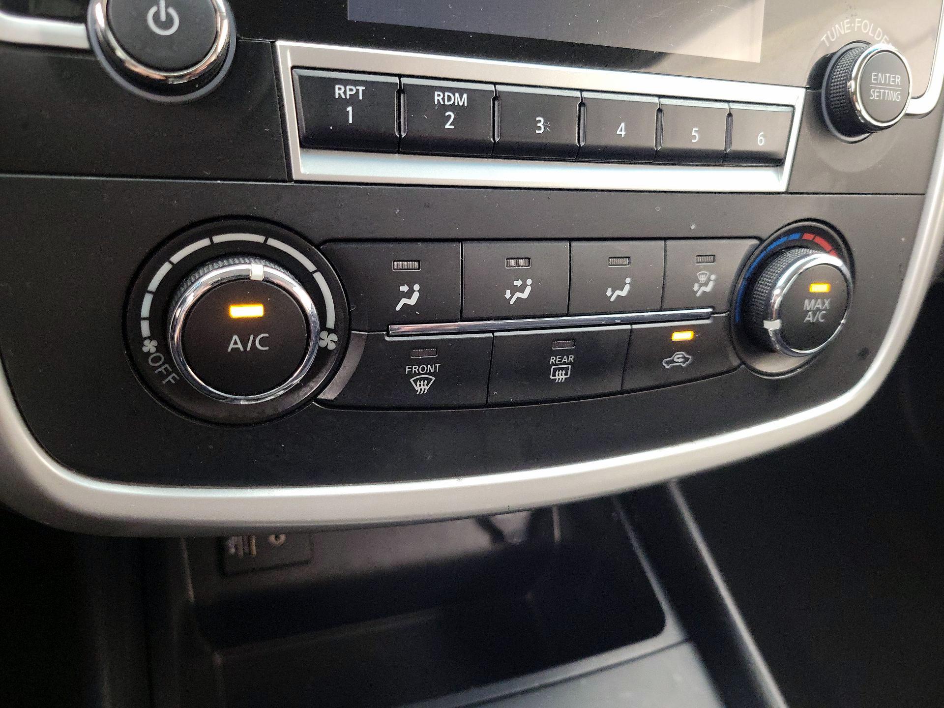 Thumbnail: 2017 Nissan Altima - 16