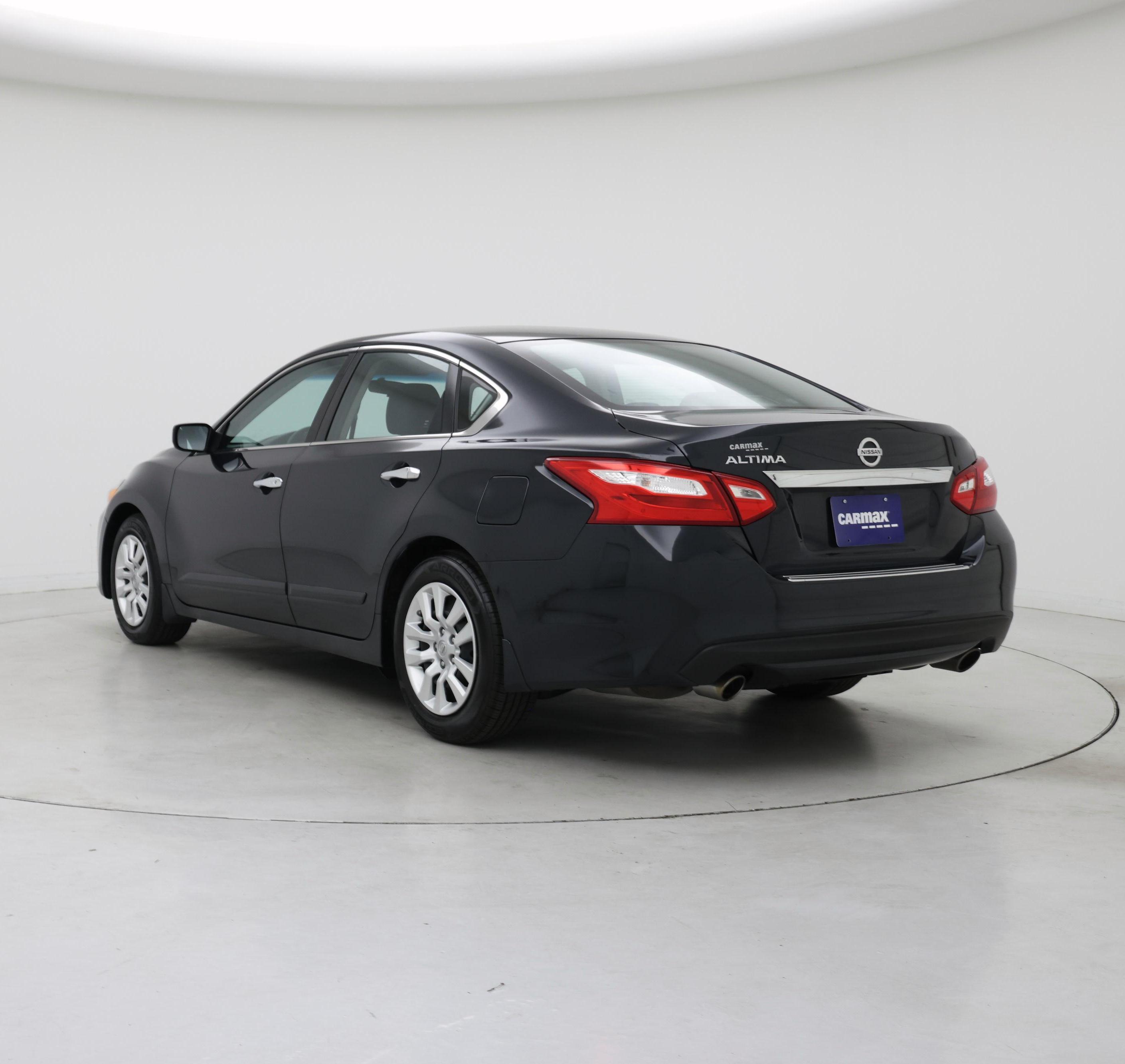 Thumbnail: 2017 Nissan Altima - 2