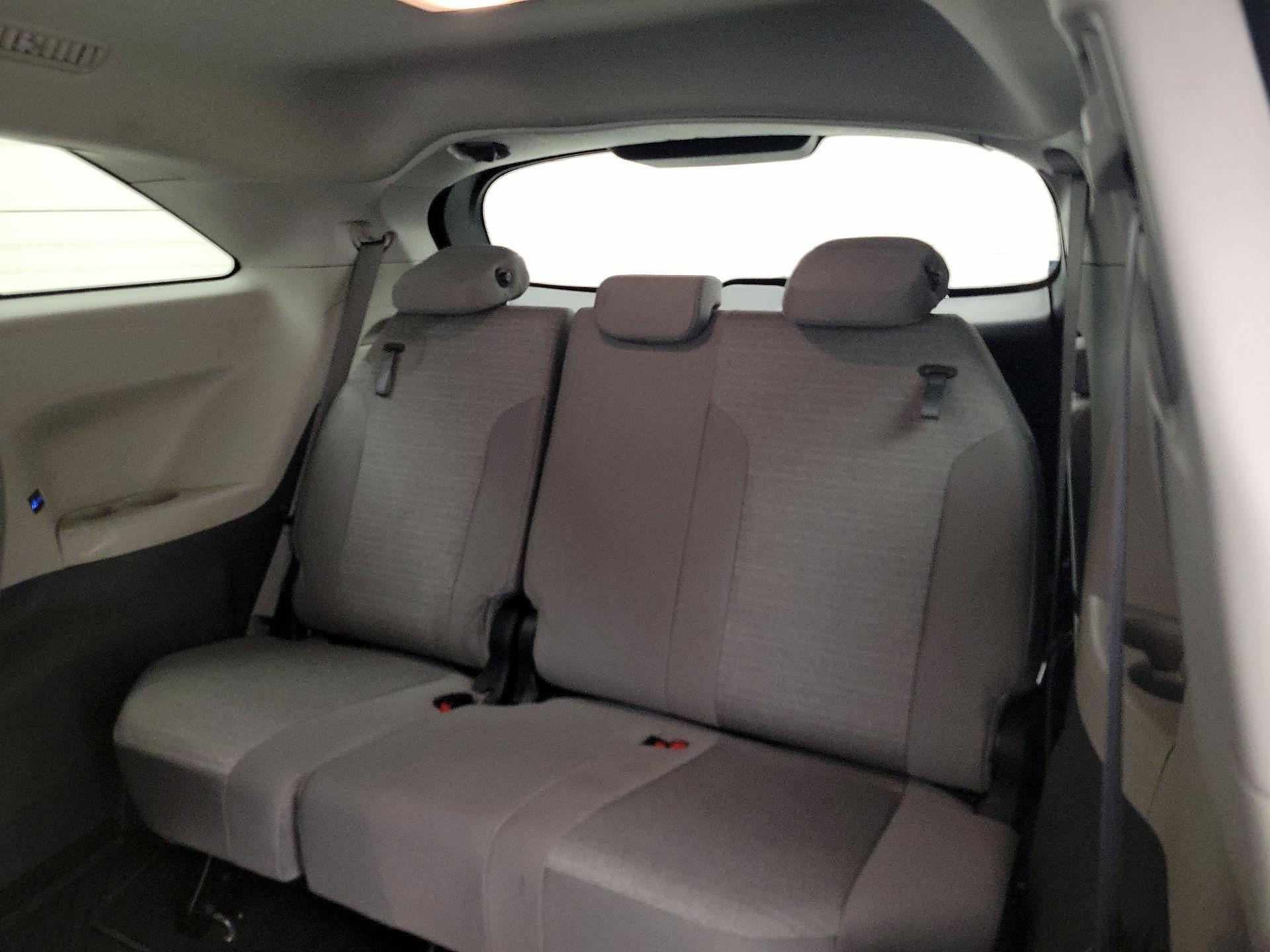 Thumbnail: 2021 Toyota Sienna - 20