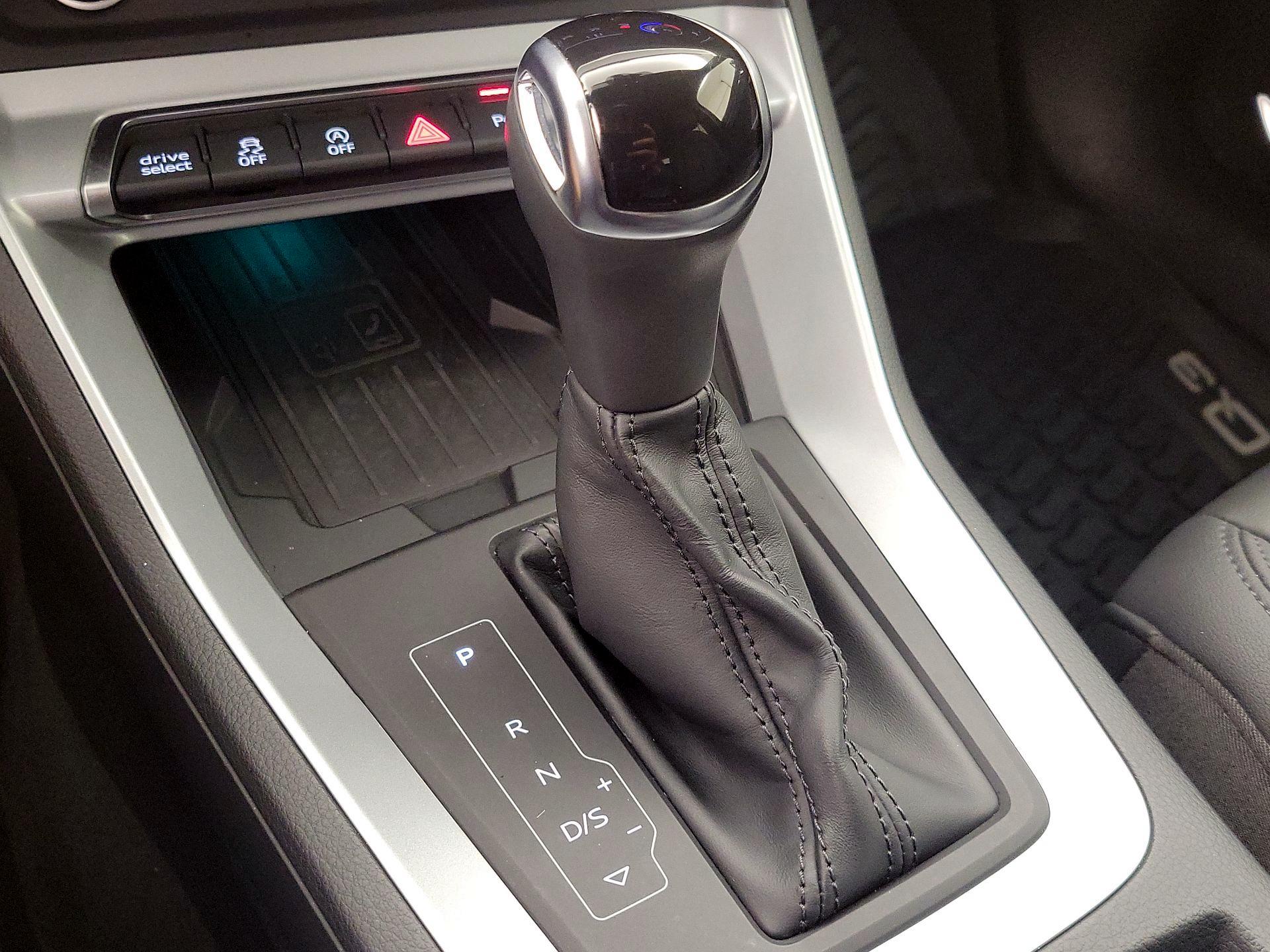 Thumbnail: 2021 Audi Q3 - 18