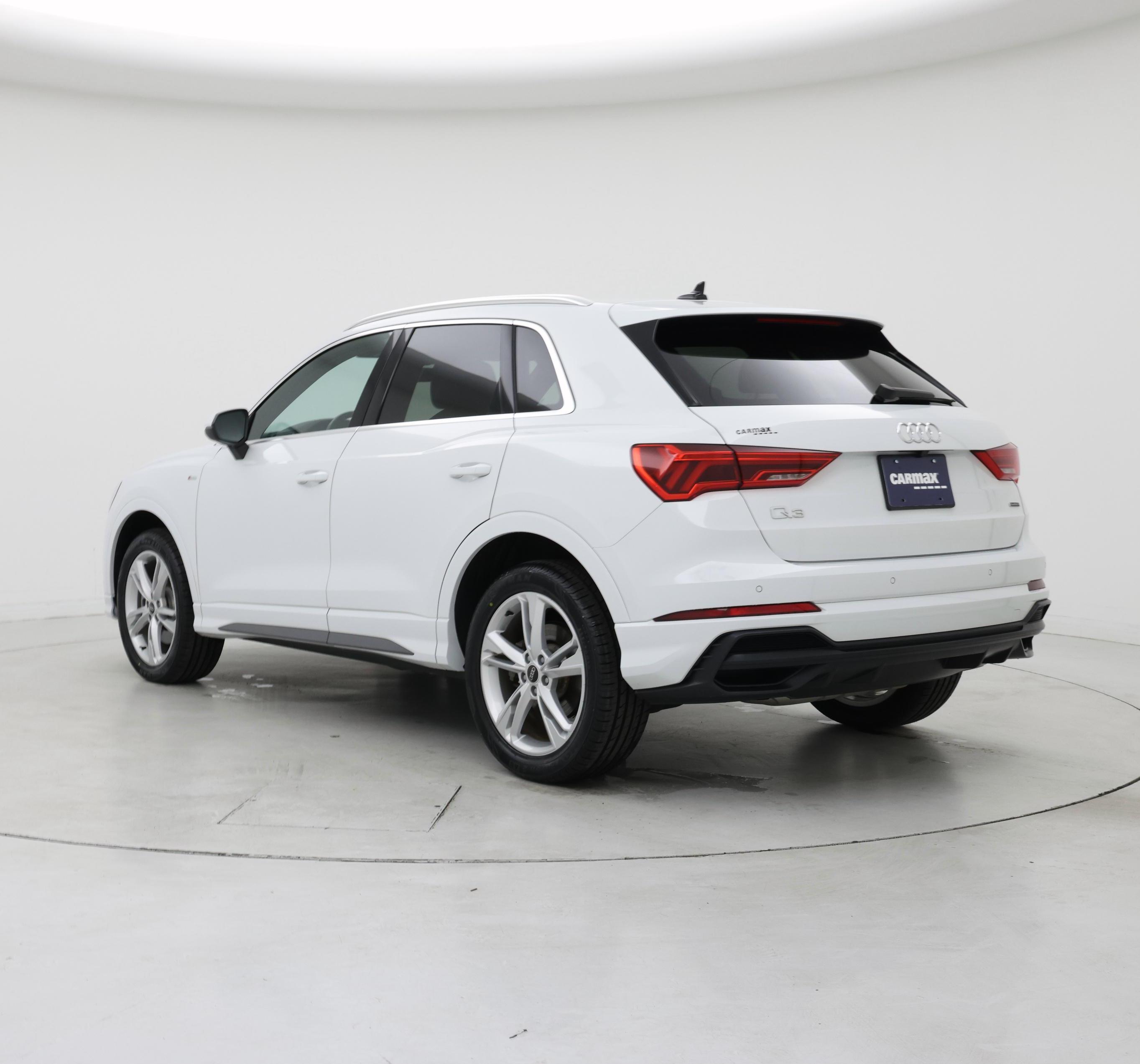 Thumbnail: 2021 Audi Q3 - 2