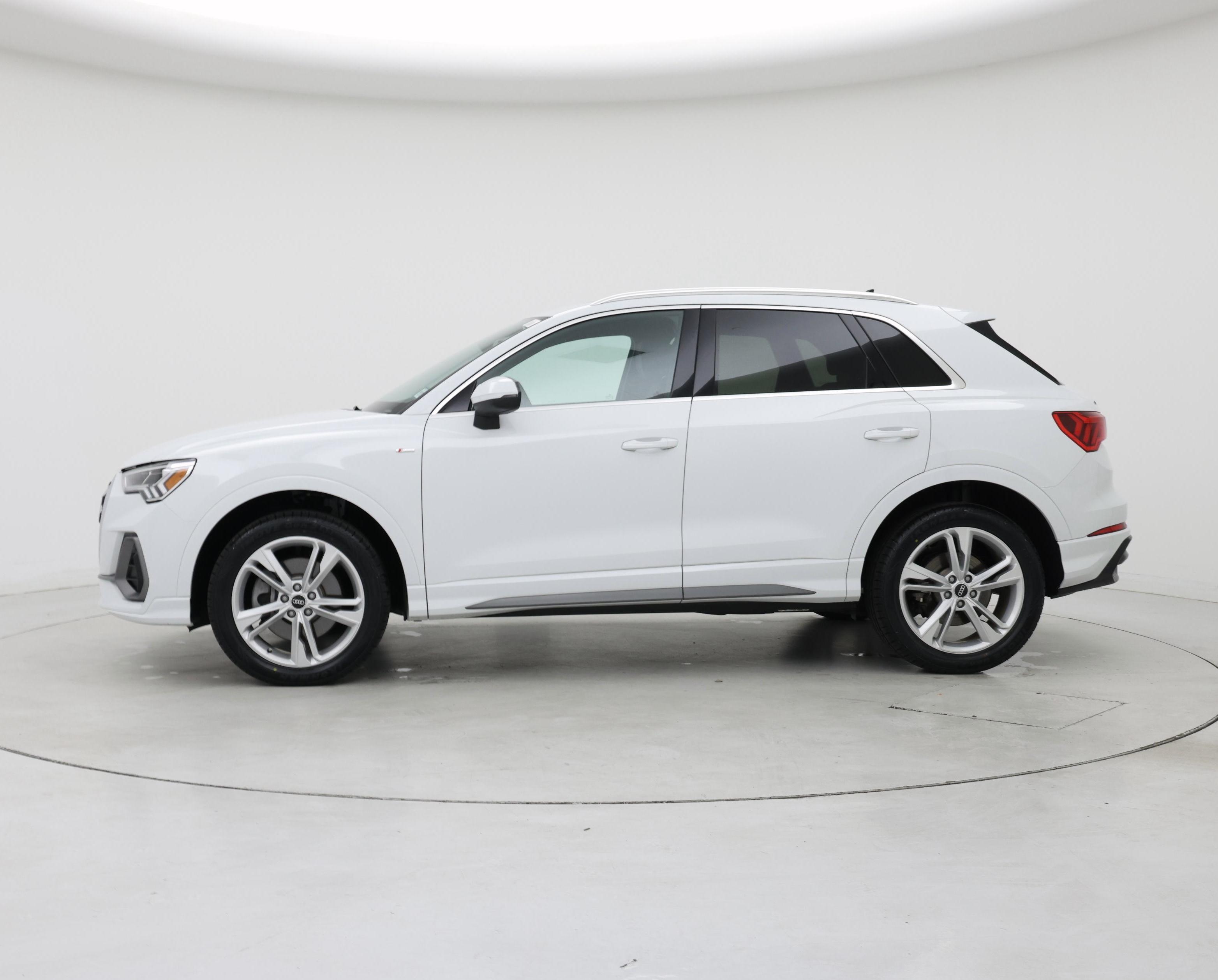 Thumbnail: 2021 Audi Q3 - 3