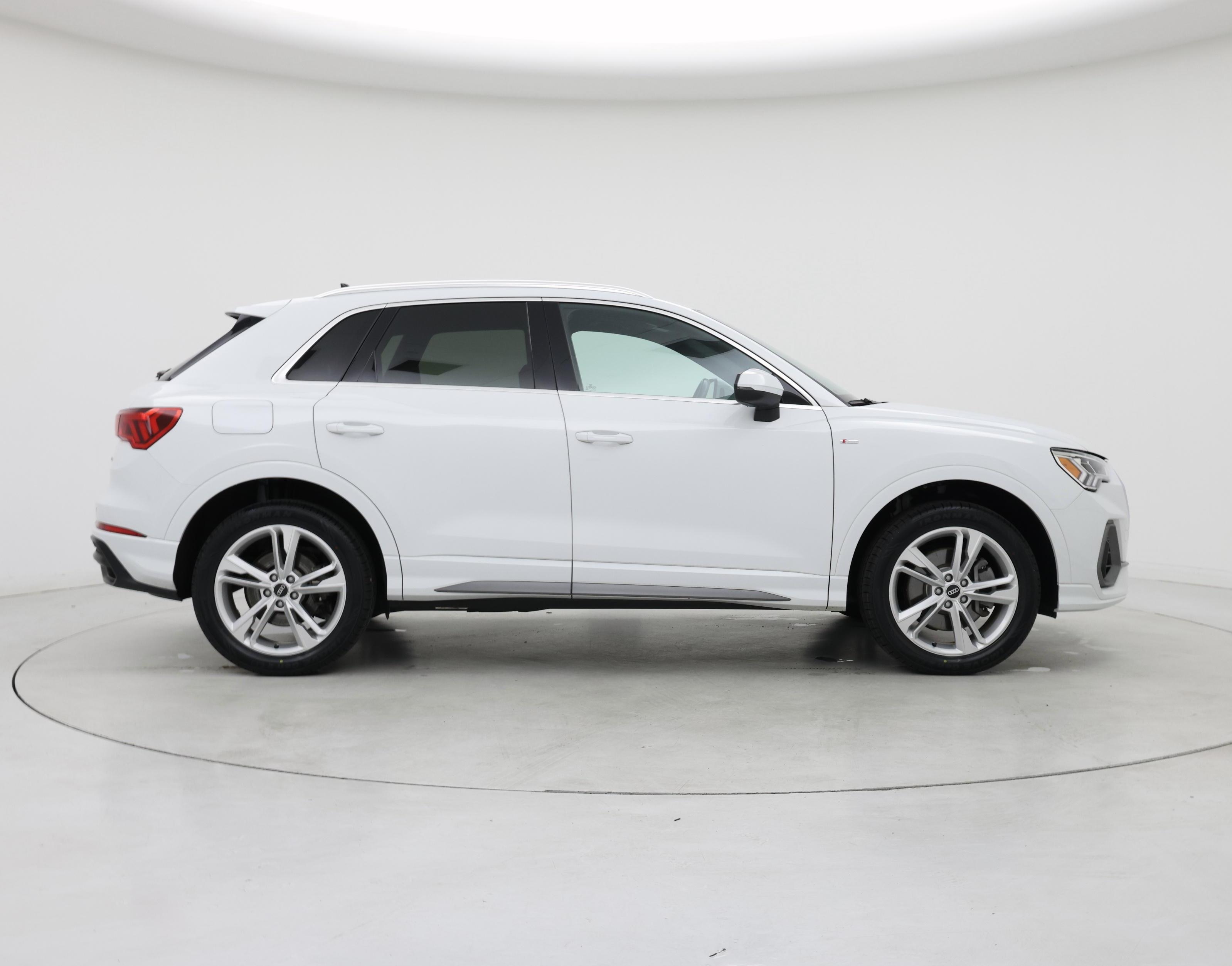 Thumbnail: 2021 Audi Q3 - 7