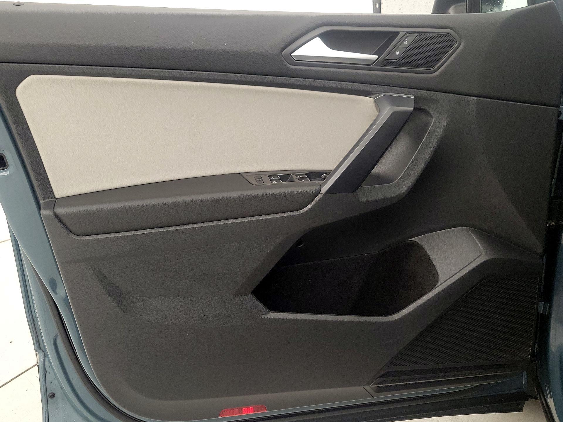 Thumbnail: 2021 Volkswagen Tiguan - 12