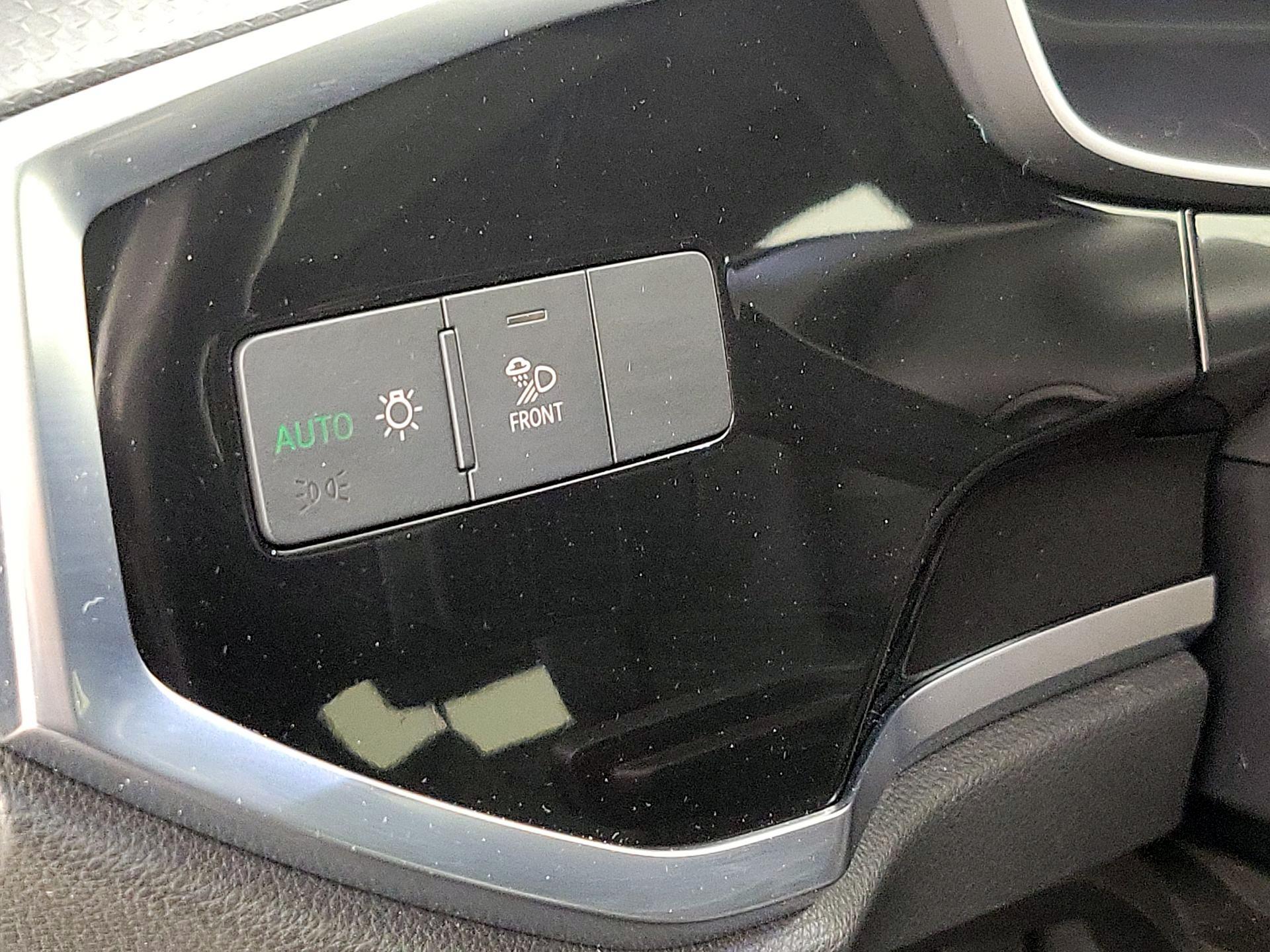 Thumbnail: 2020 Audi Q3 - 13